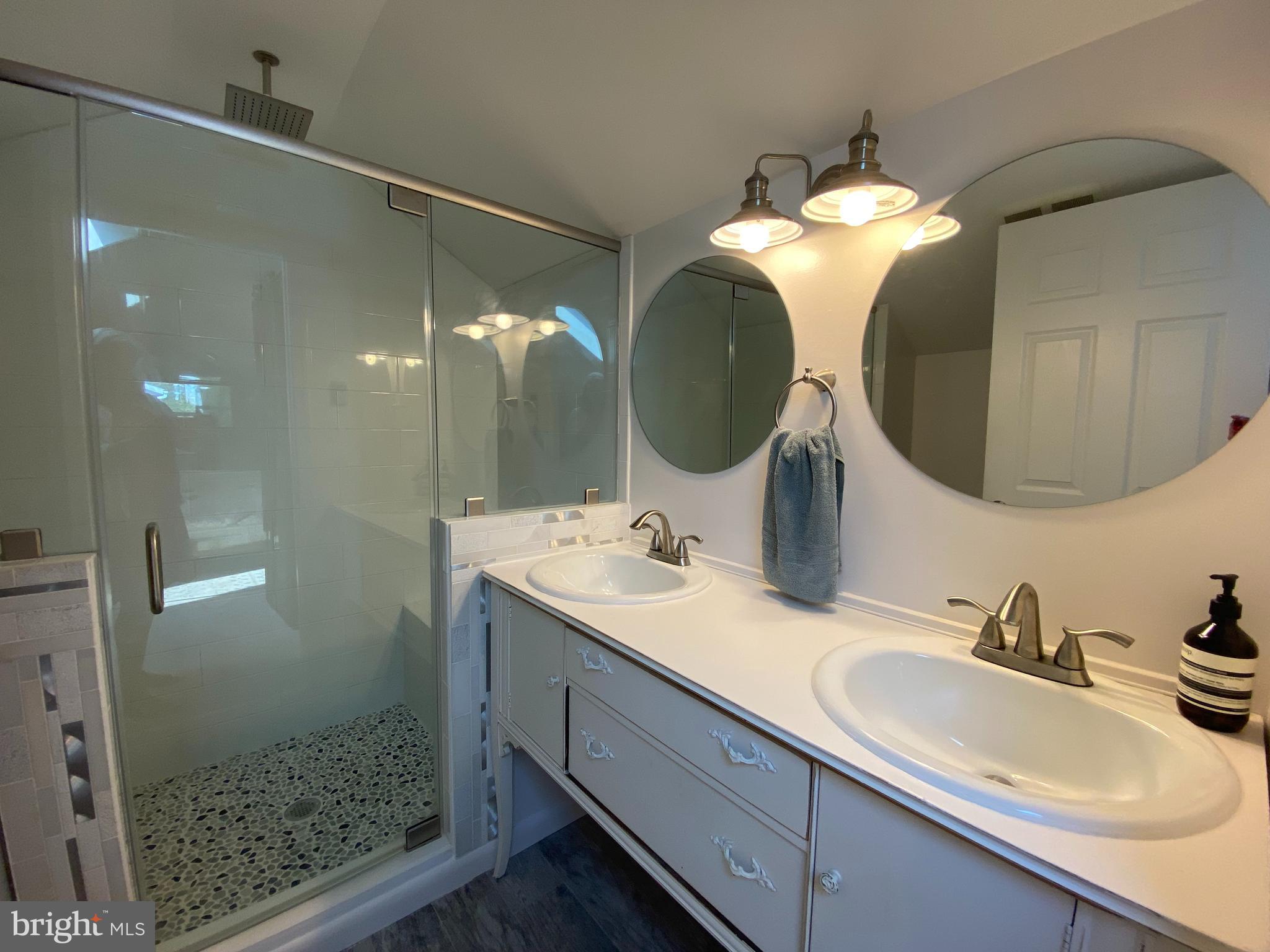 DOWNTOWN - Residential Lease