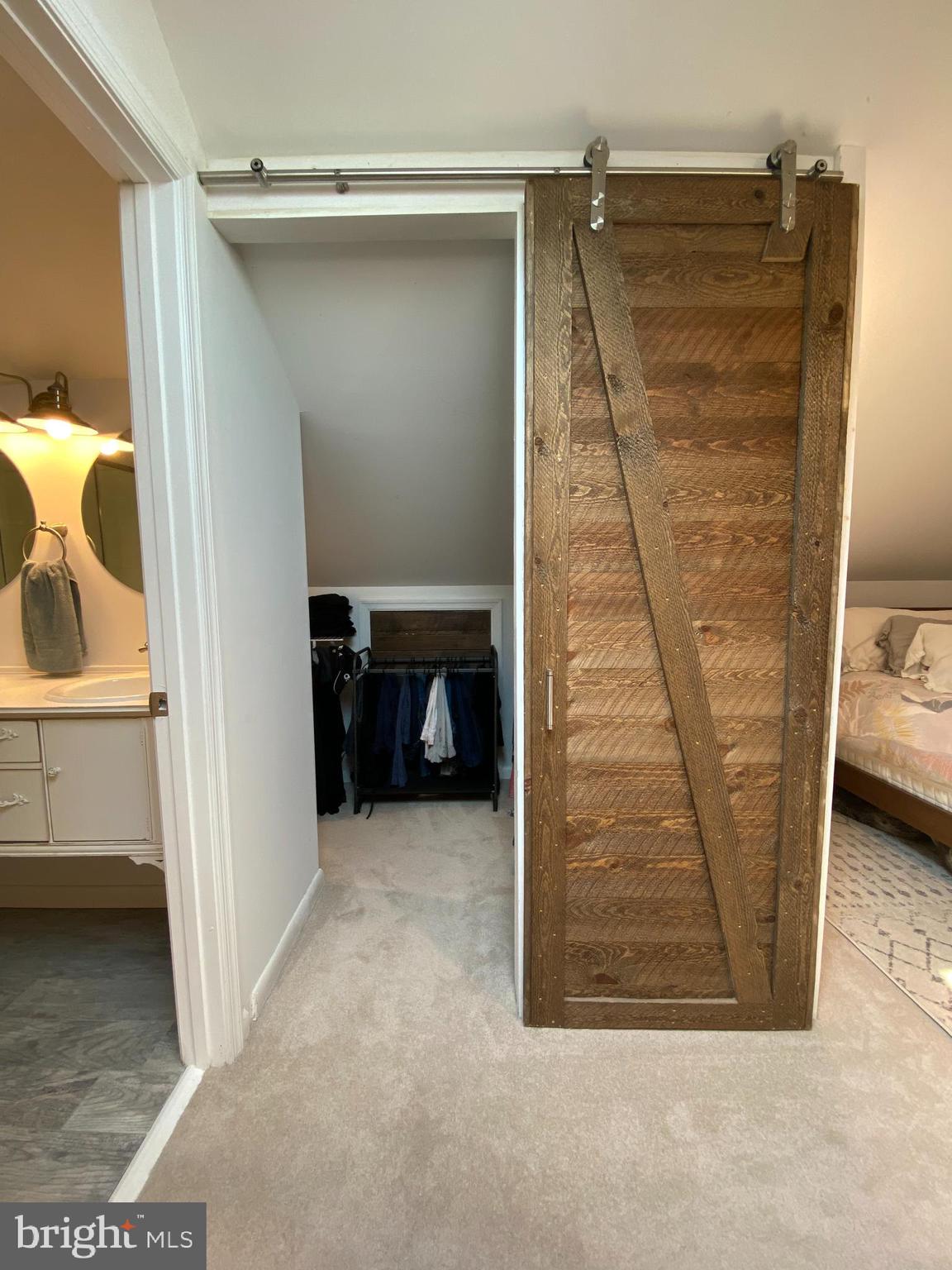 DOWNTOWN - Residential Lease