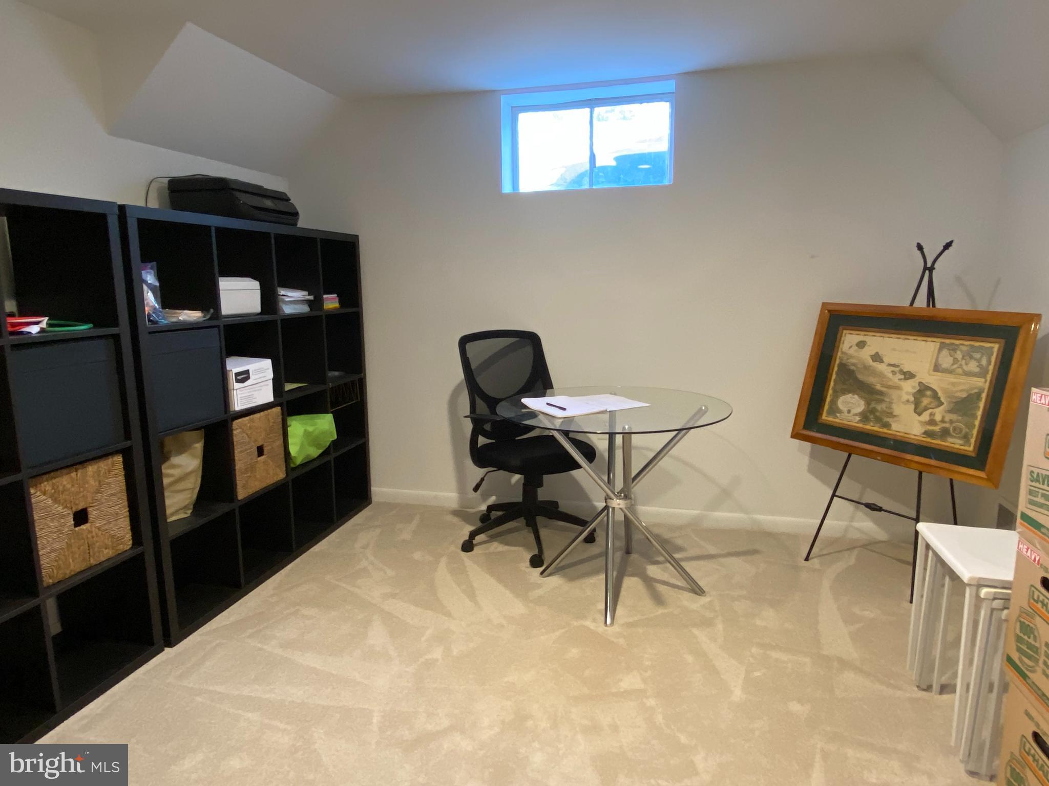 DOWNTOWN - Residential Lease