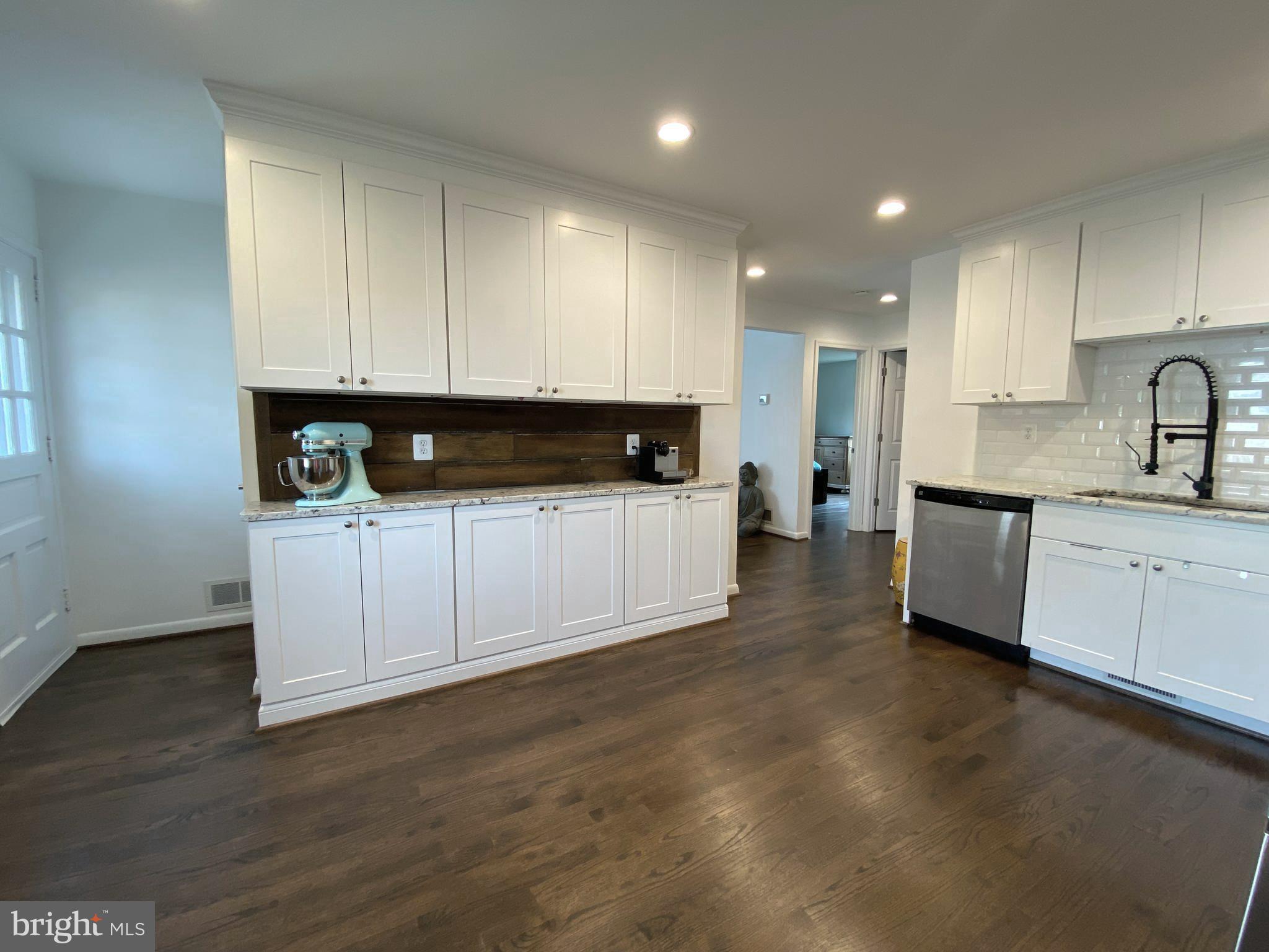 DOWNTOWN - Residential Lease