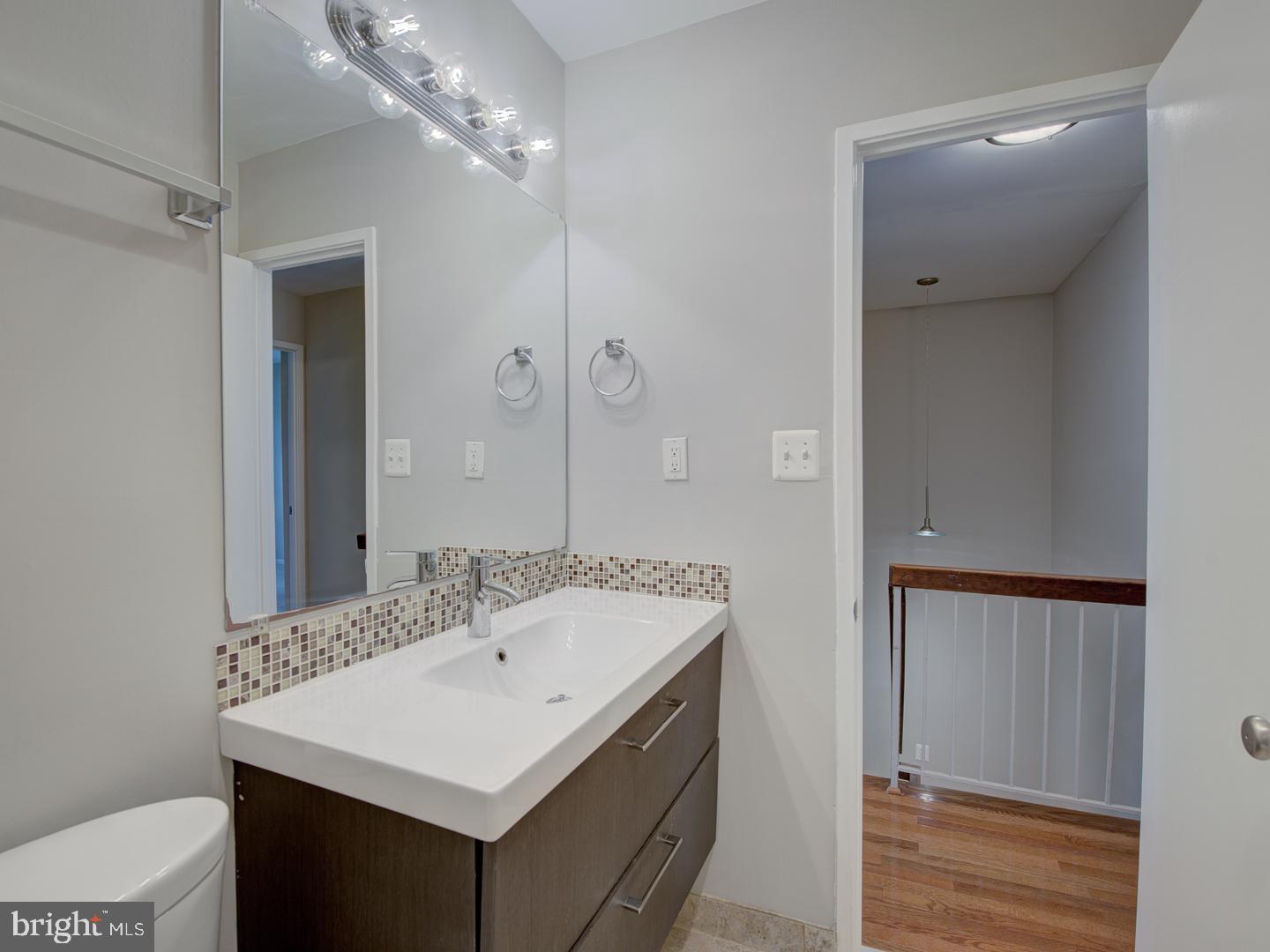 TYSONS COURT - Residential Lease