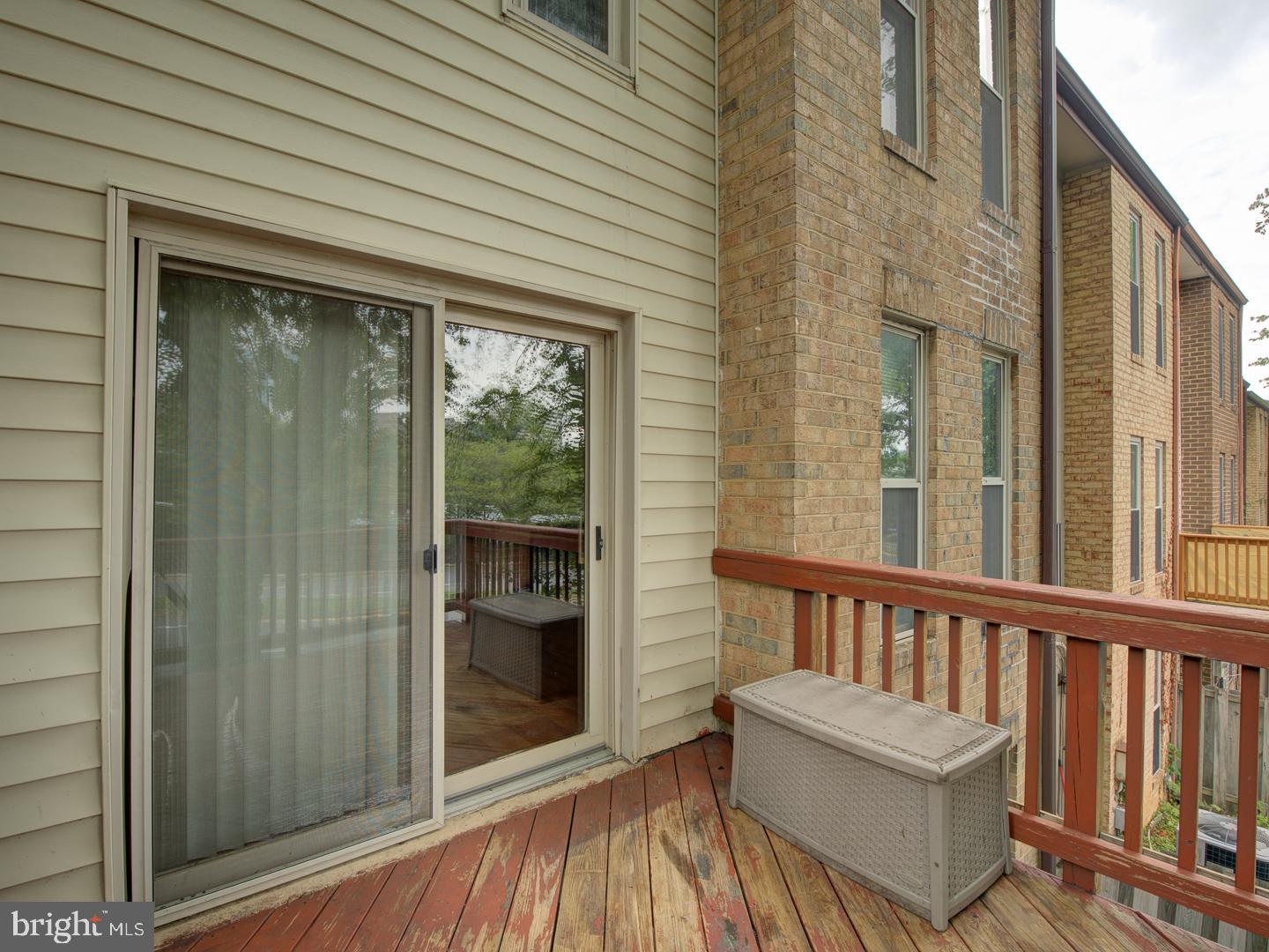 TYSONS COURT - Residential Lease