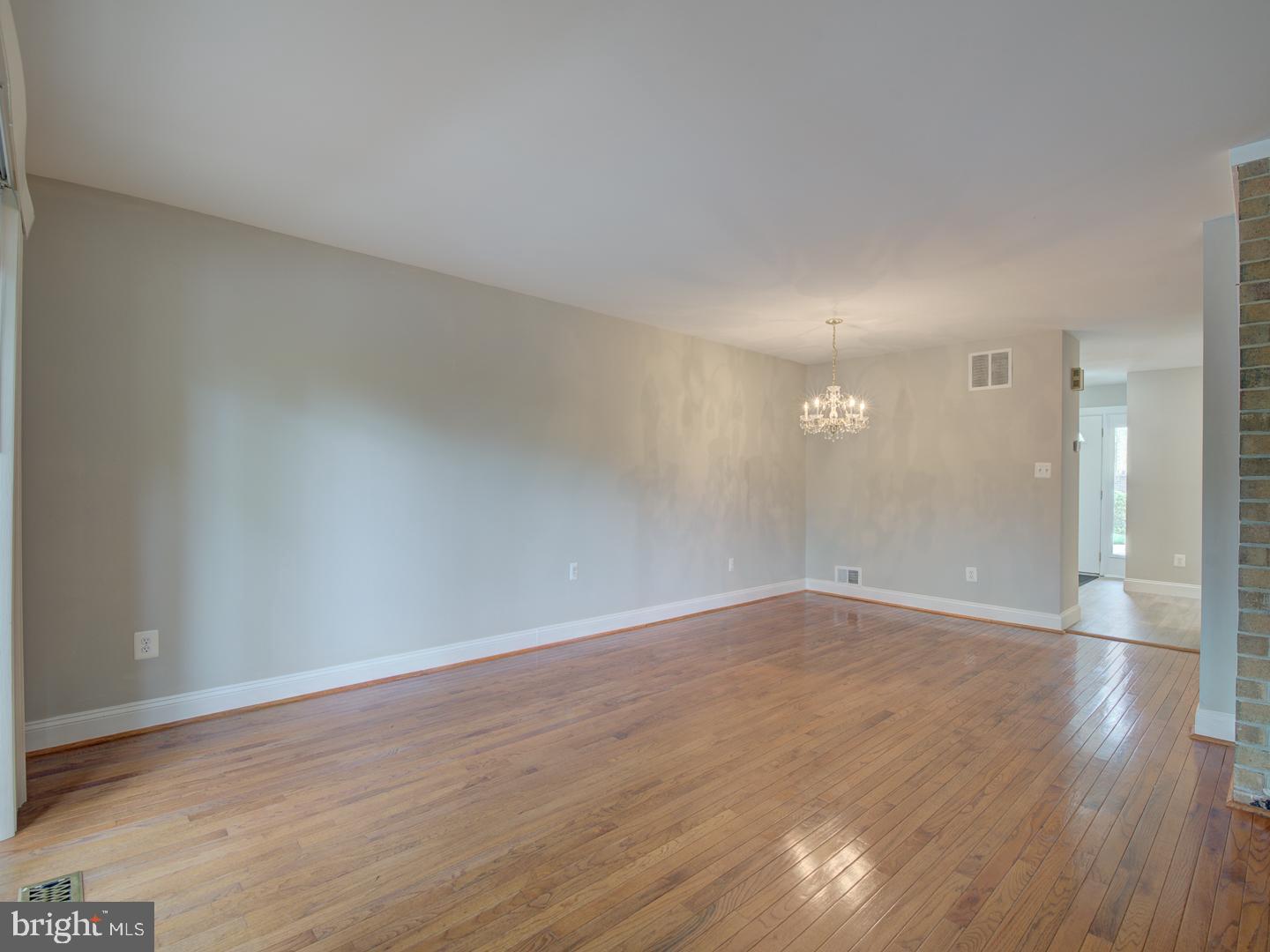 TYSONS COURT - Residential Lease