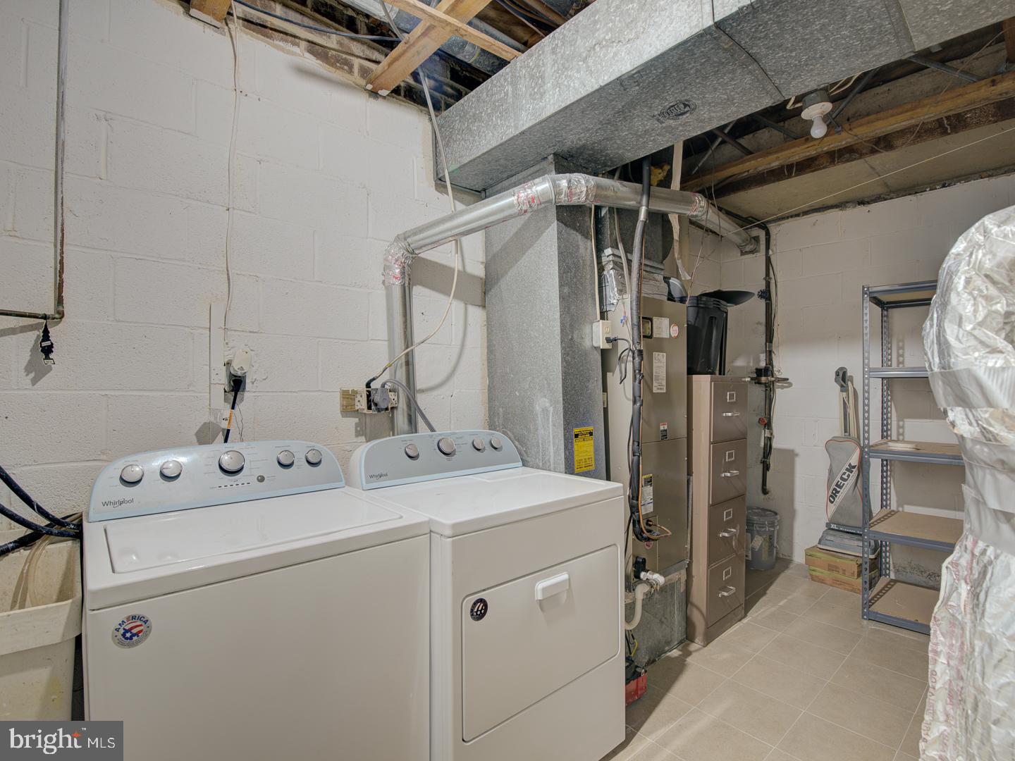 TYSONS COURT - Residential Lease