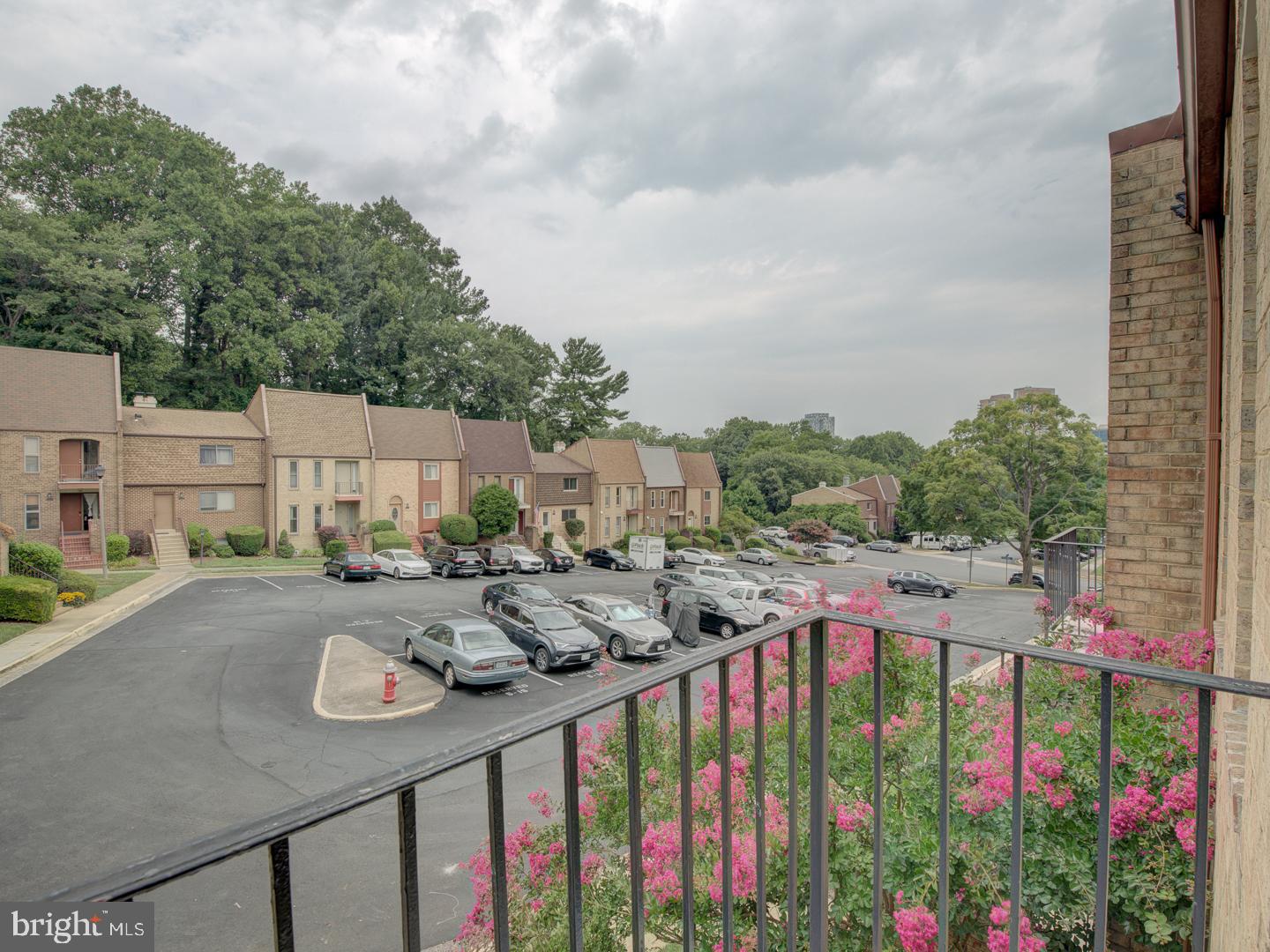 TYSONS COURT - Residential Lease