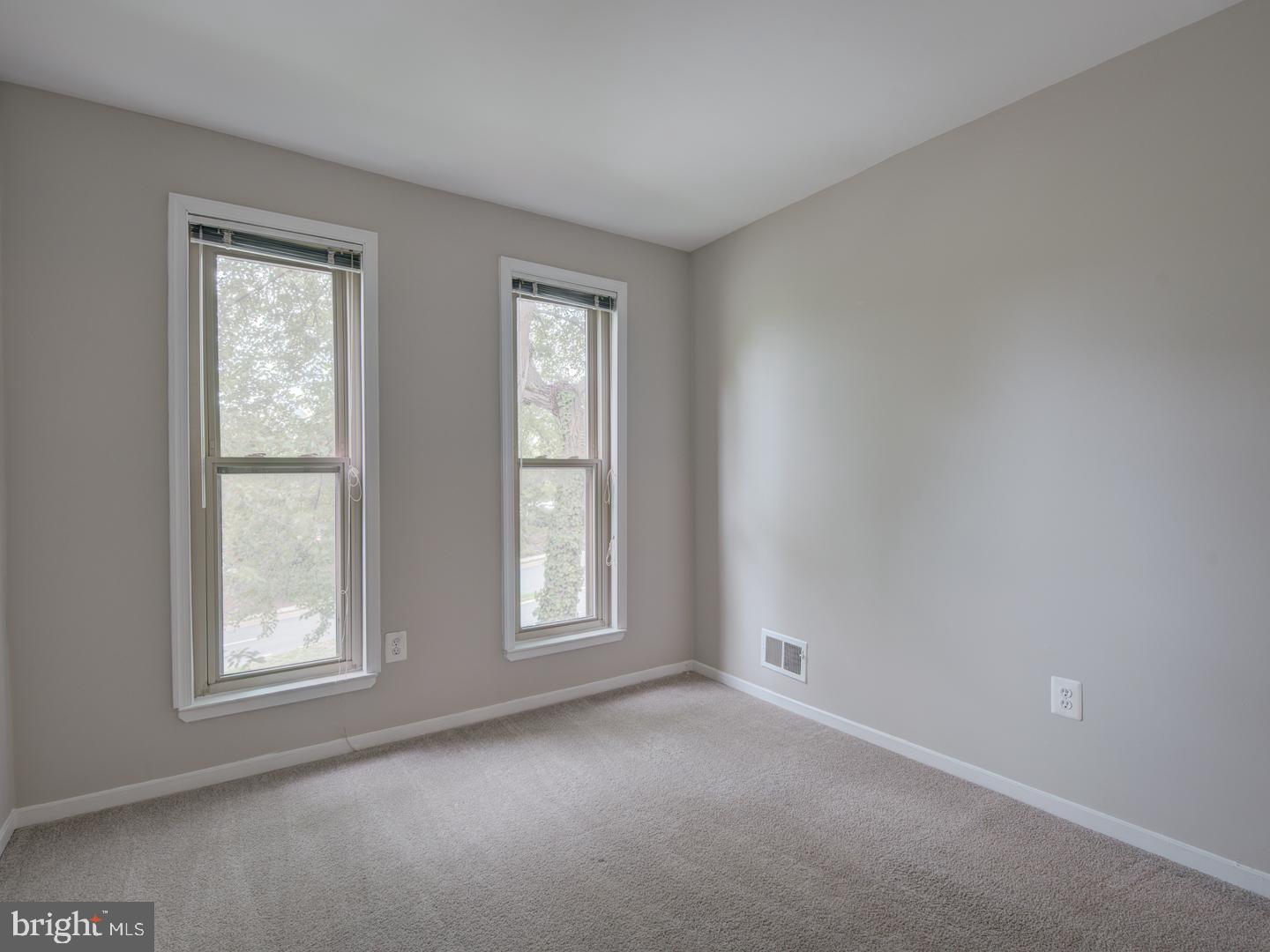 TYSONS COURT - Residential Lease