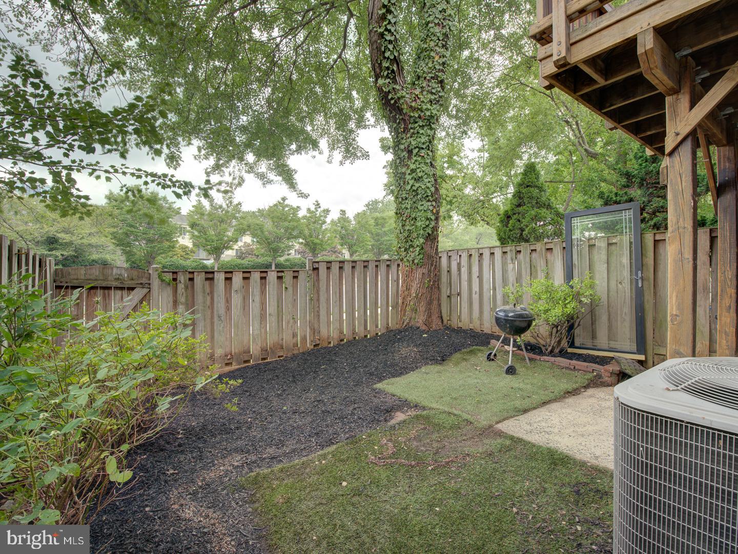 TYSONS COURT - Residential Lease