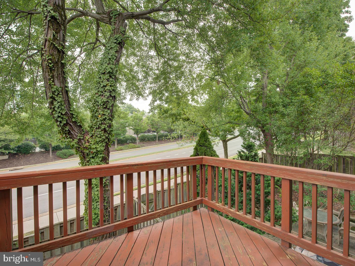 TYSONS COURT - Residential Lease