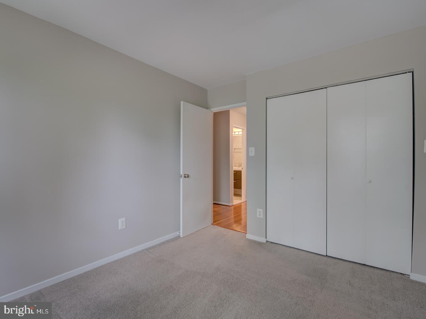 TYSONS COURT - Residential Lease