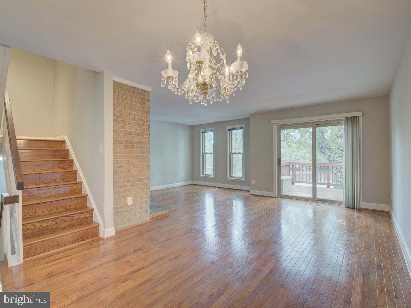 TYSONS COURT - Residential Lease