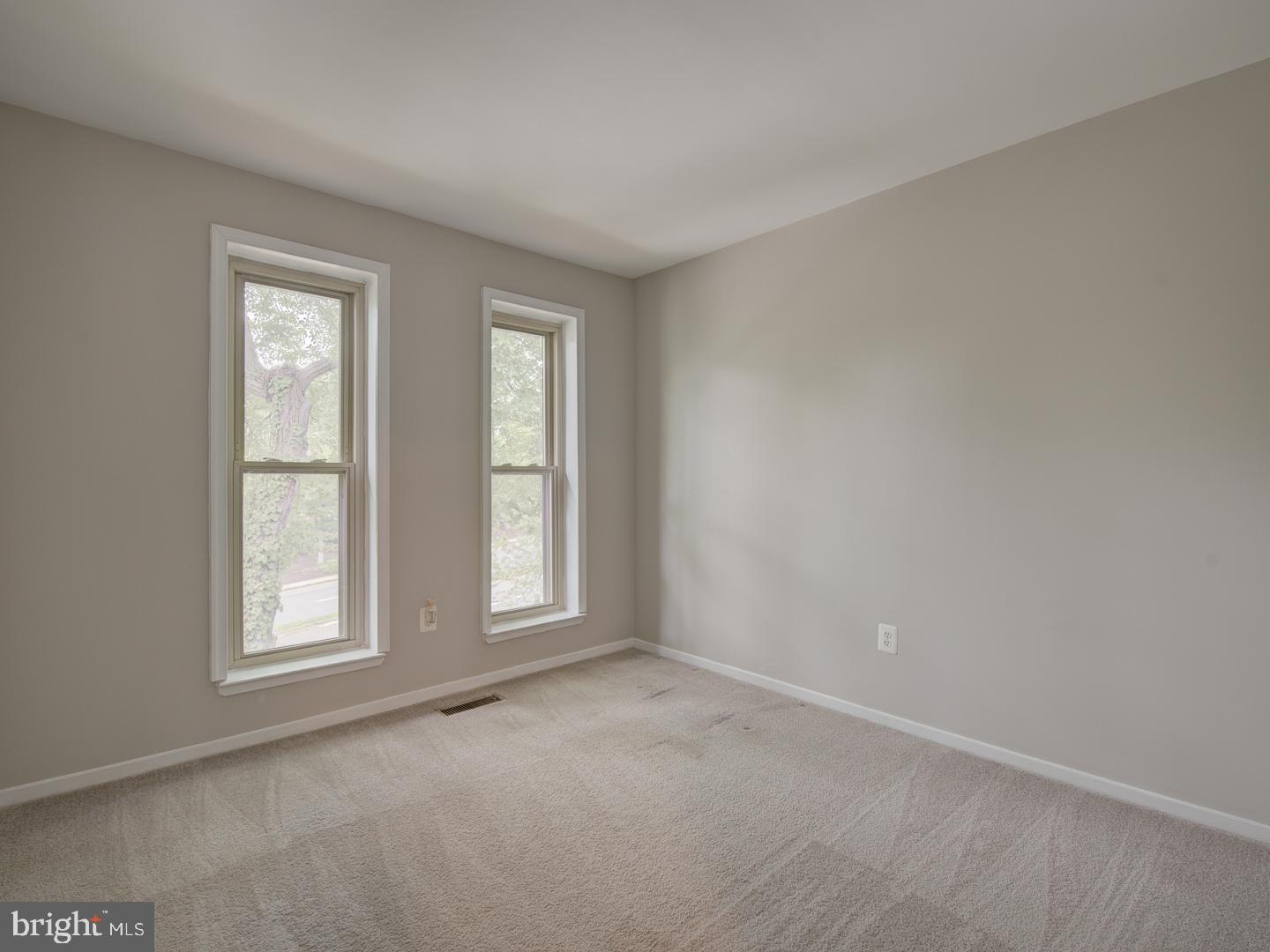 TYSONS COURT - Residential Lease