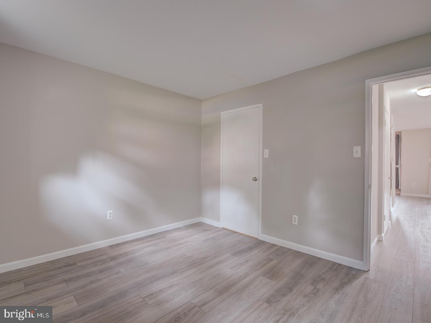 TYSONS COURT - Residential Lease