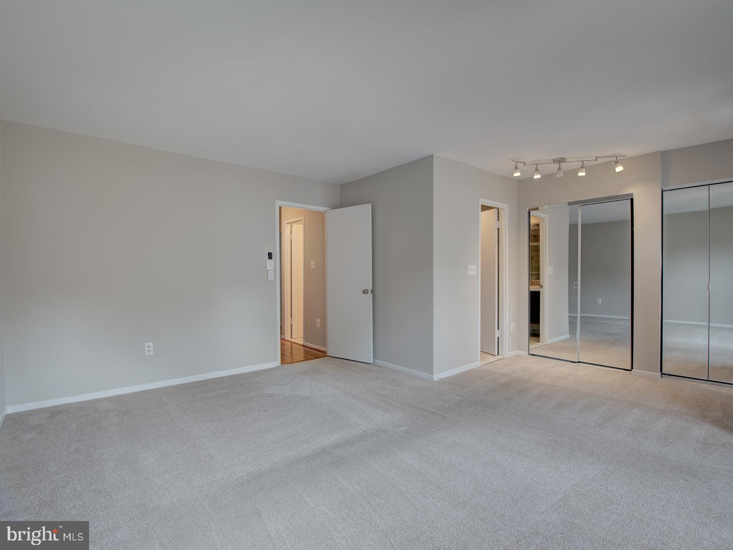 TYSONS COURT - Residential Lease