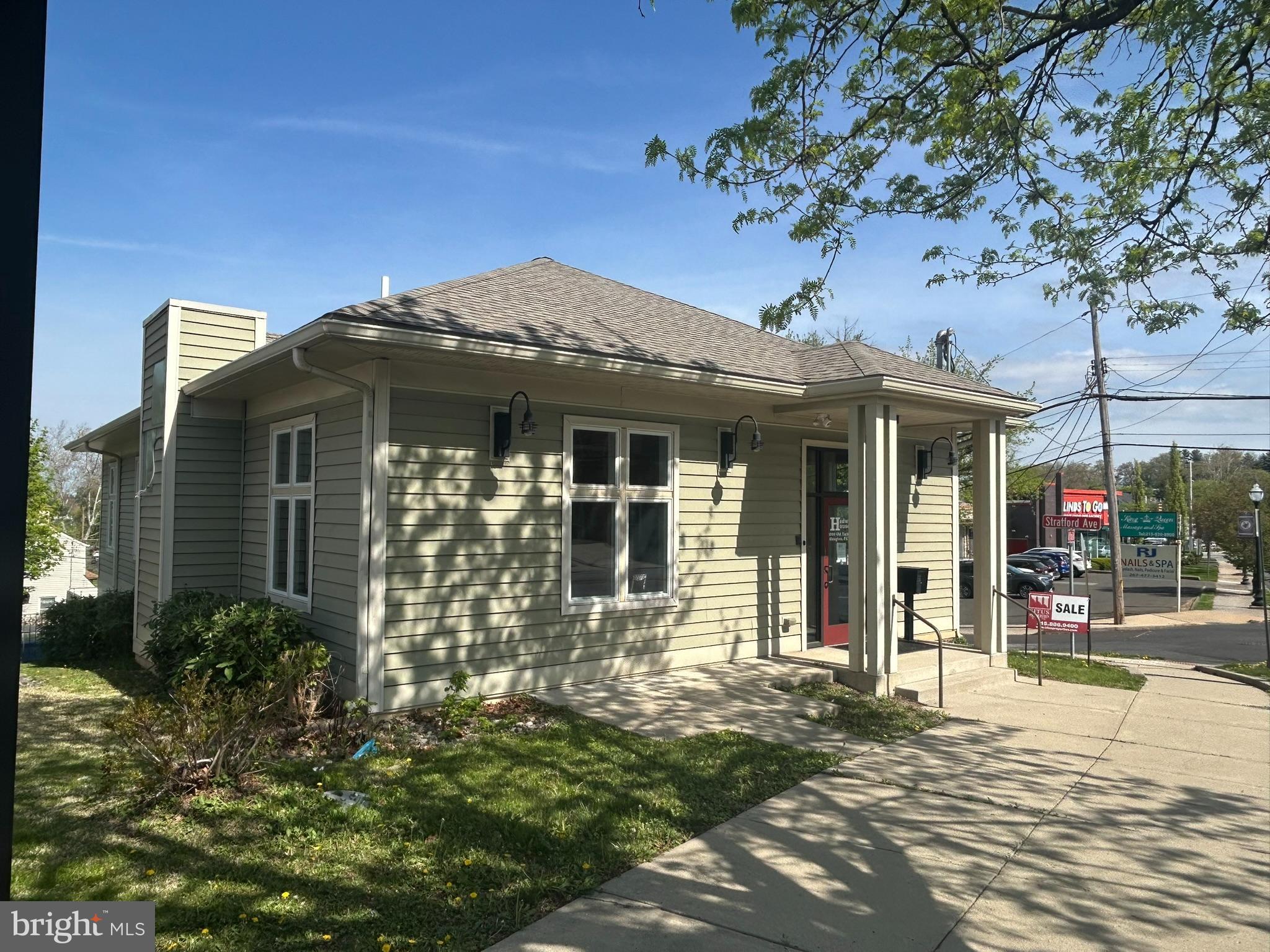 Owner is willing to sign a long term lease back for 50% of the building.