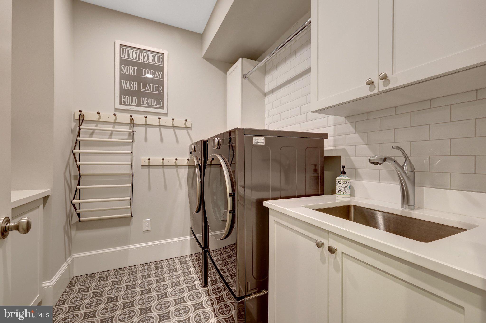 RIVER OAKS - Residential