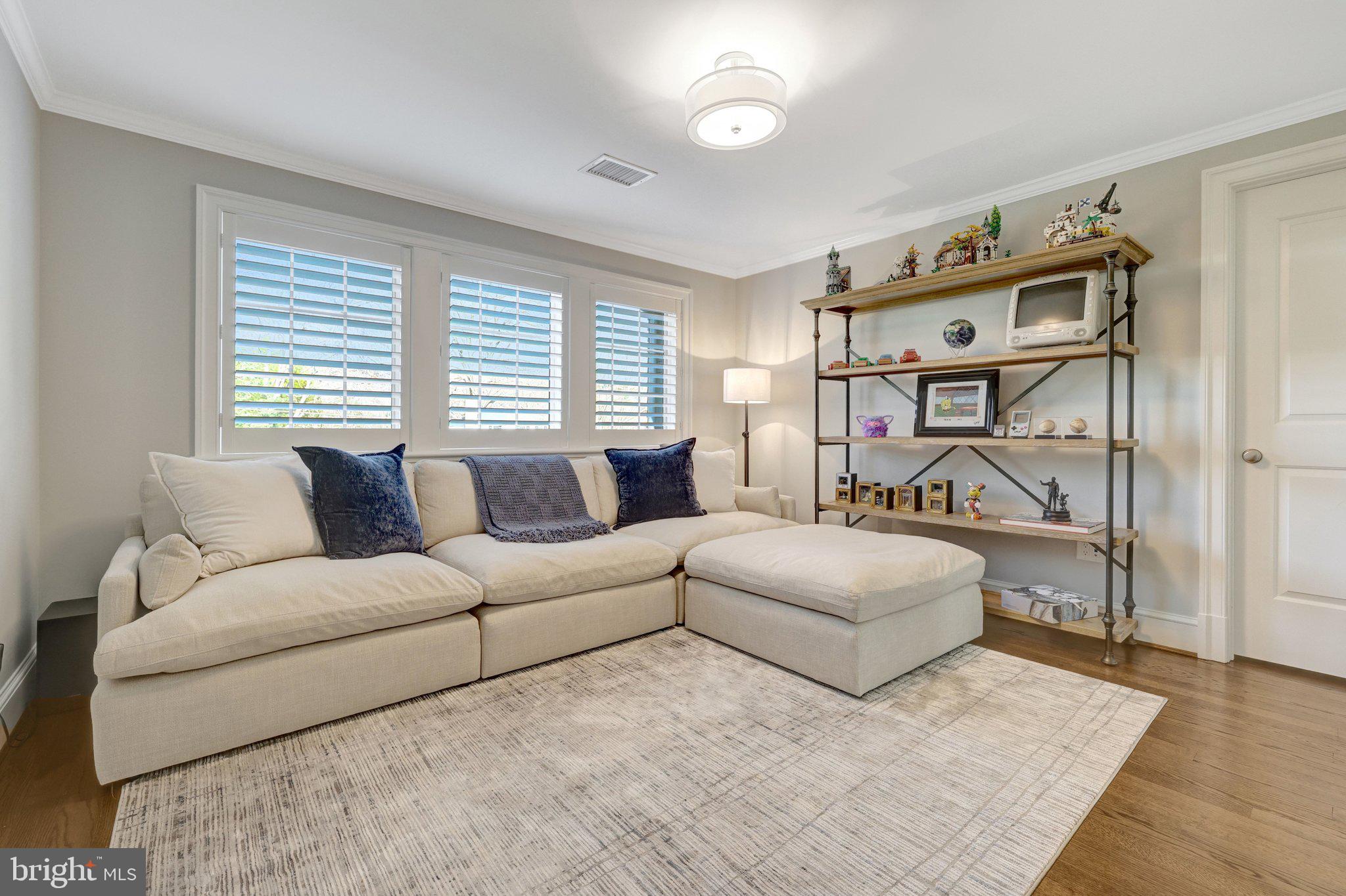 RIVER OAKS - Residential