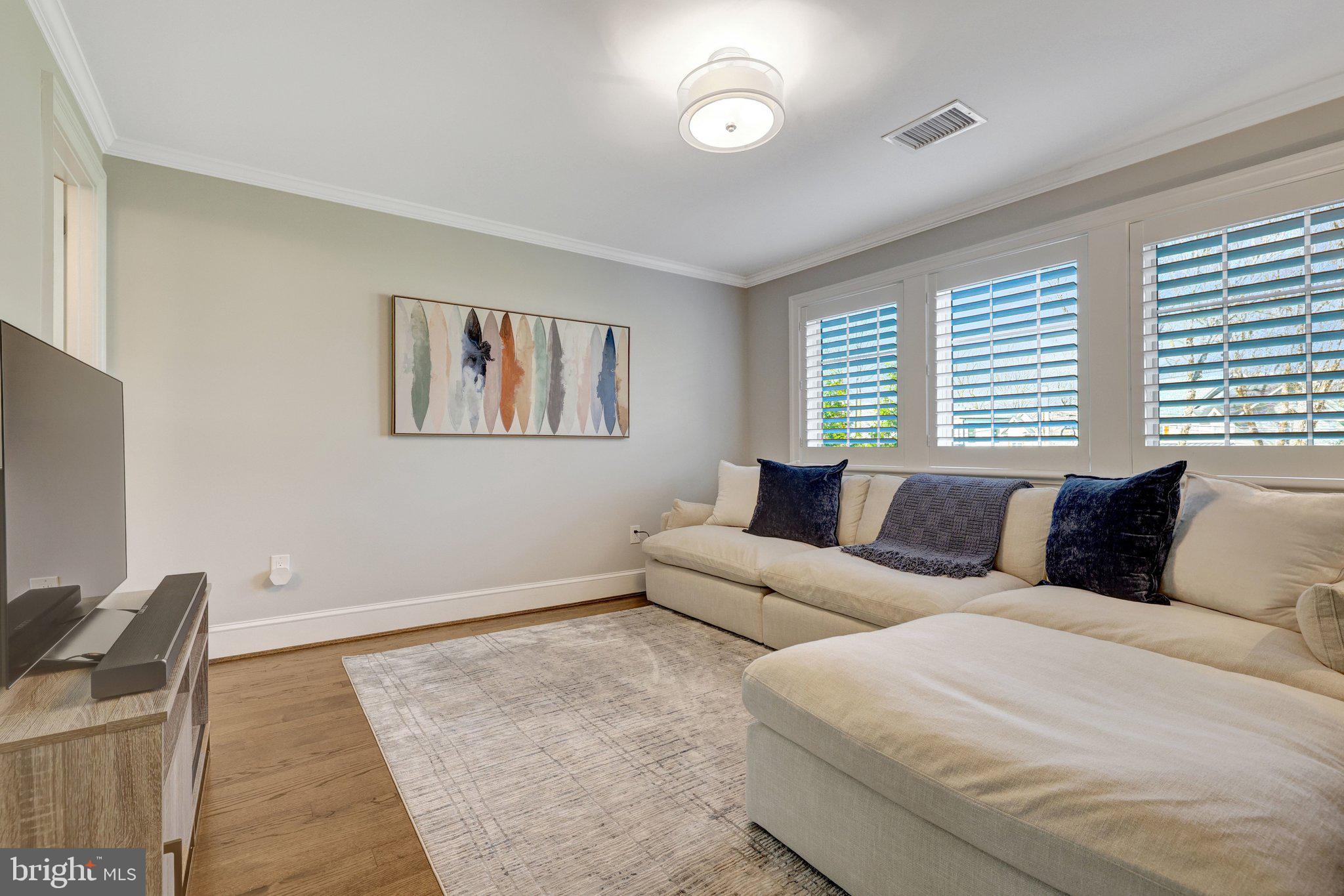 RIVER OAKS - Residential