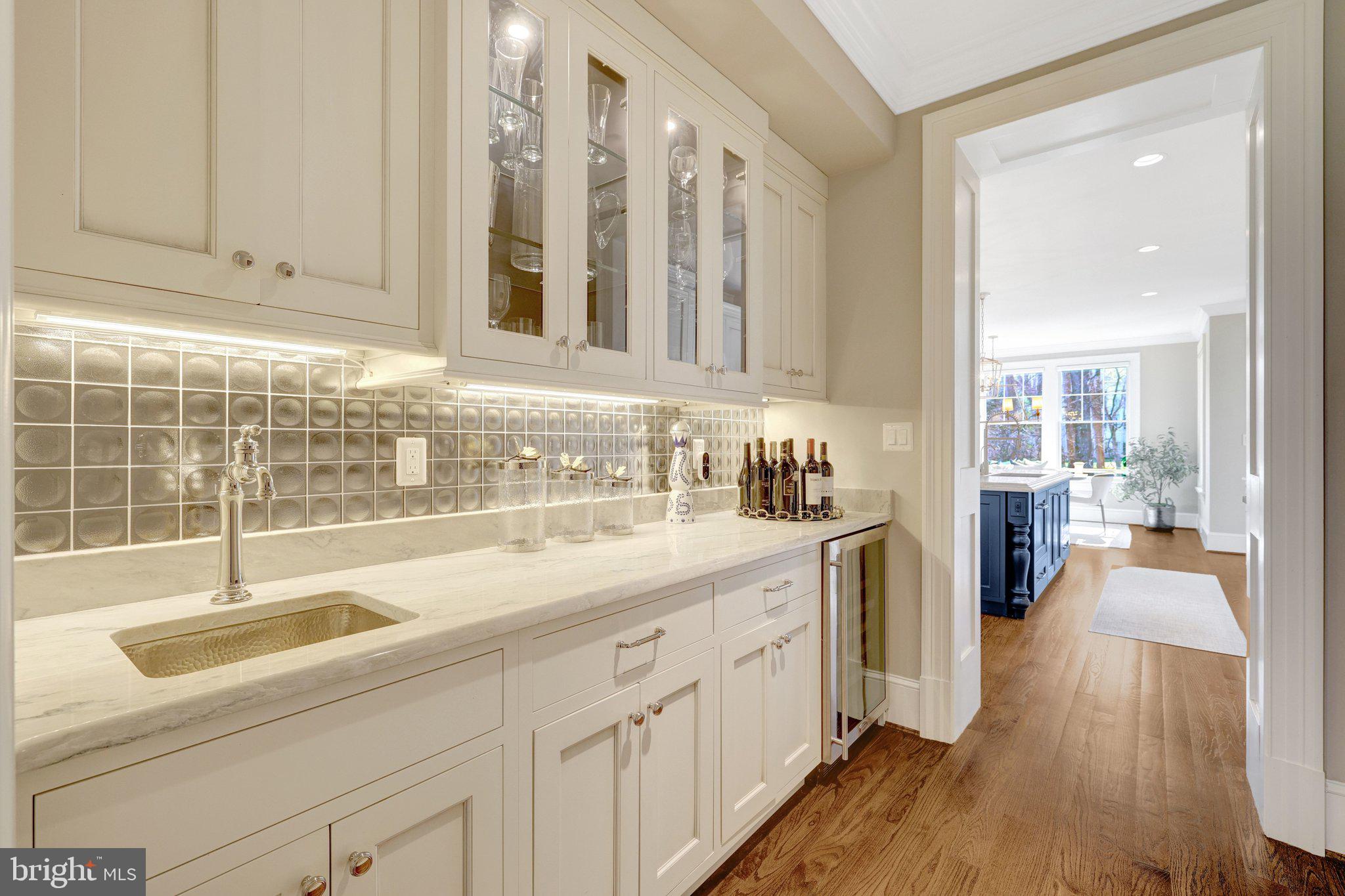 RIVER OAKS - Residential