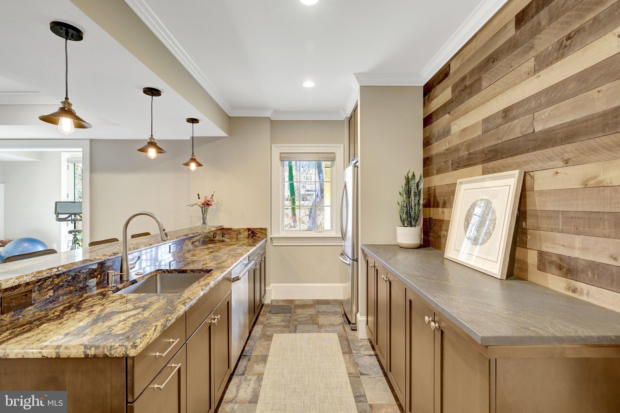 RIVER OAKS - Residential