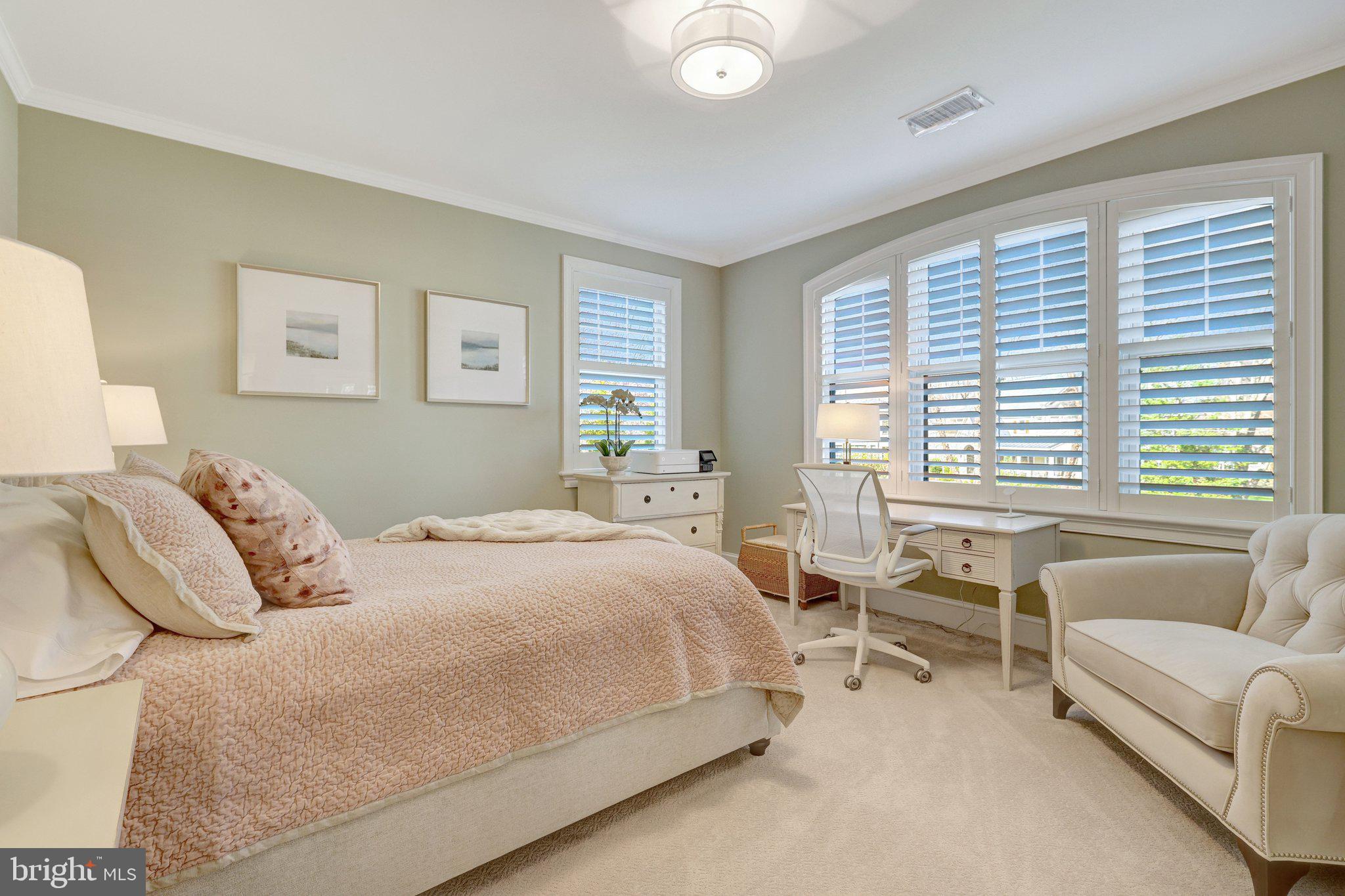 RIVER OAKS - Residential