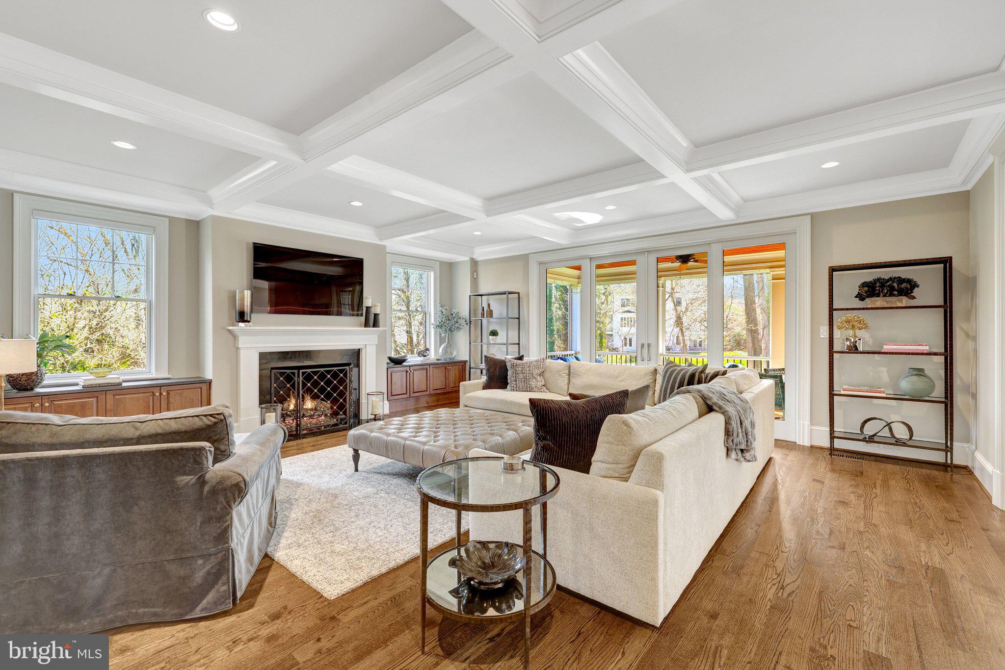 RIVER OAKS - Residential