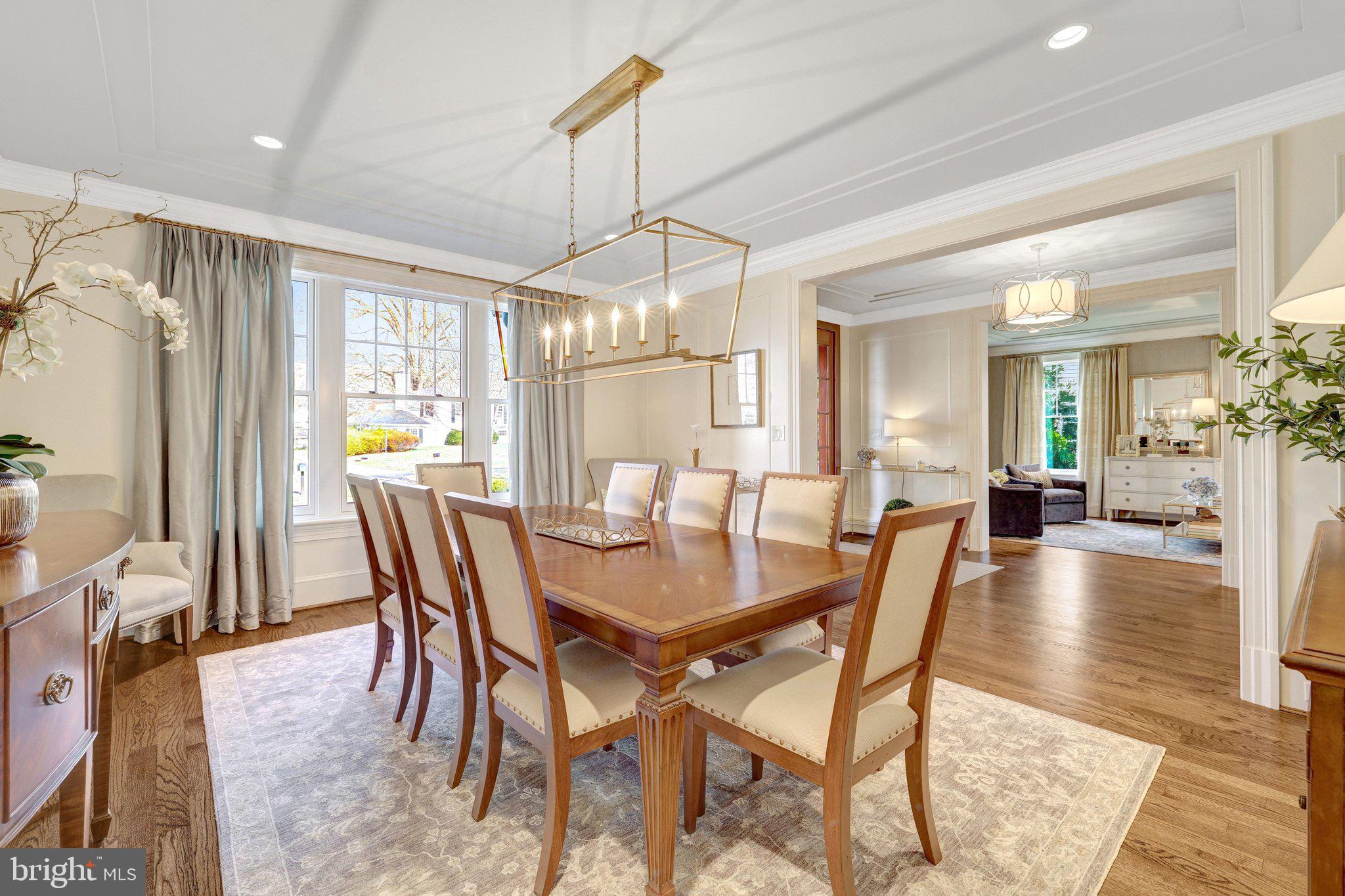 RIVER OAKS - Residential