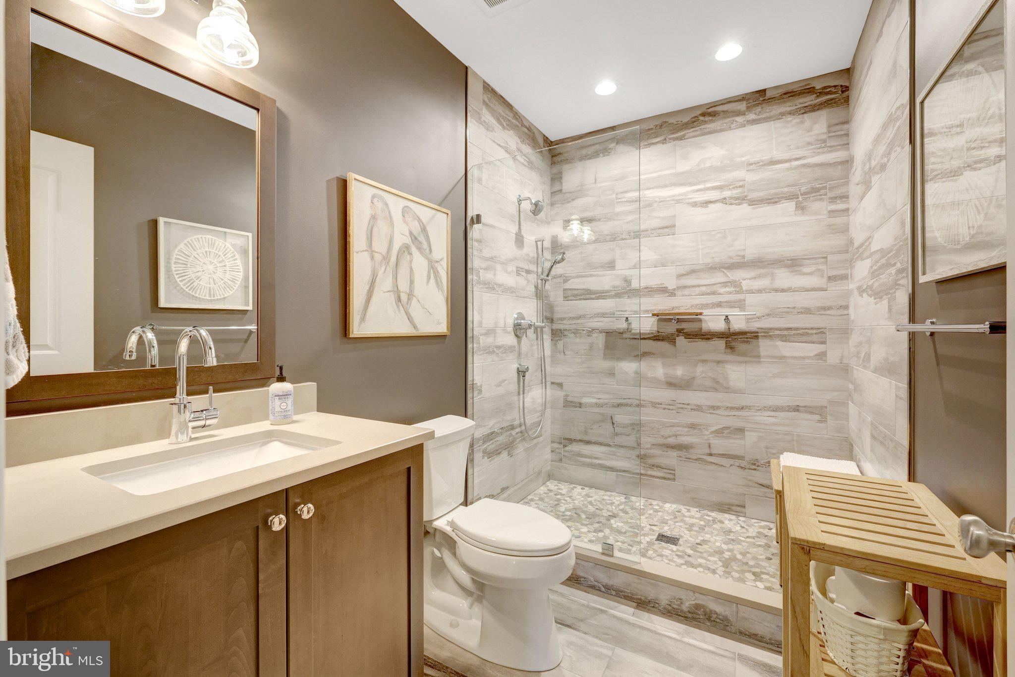 RIVER OAKS - Residential