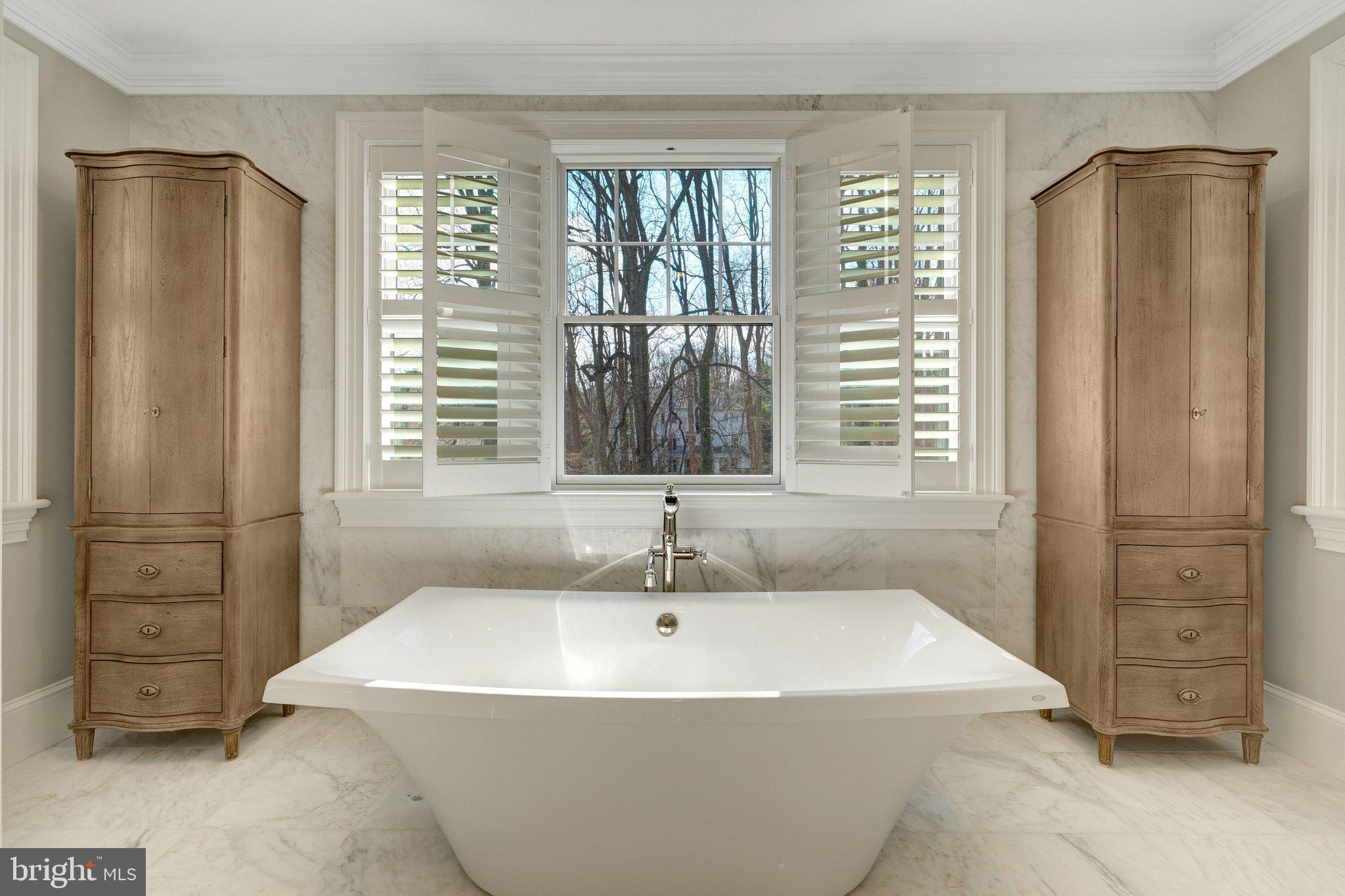 RIVER OAKS - Residential