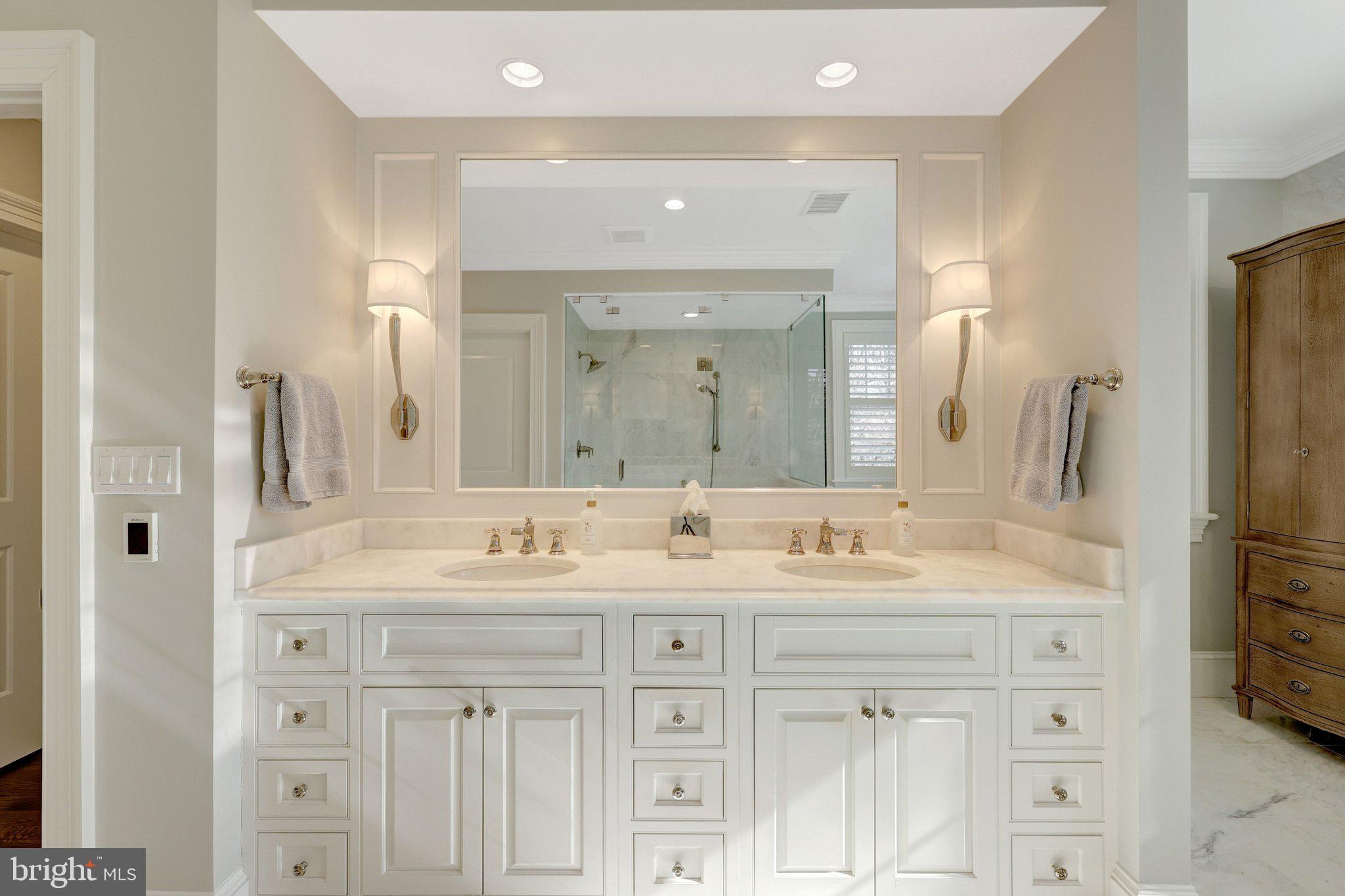 RIVER OAKS - Residential