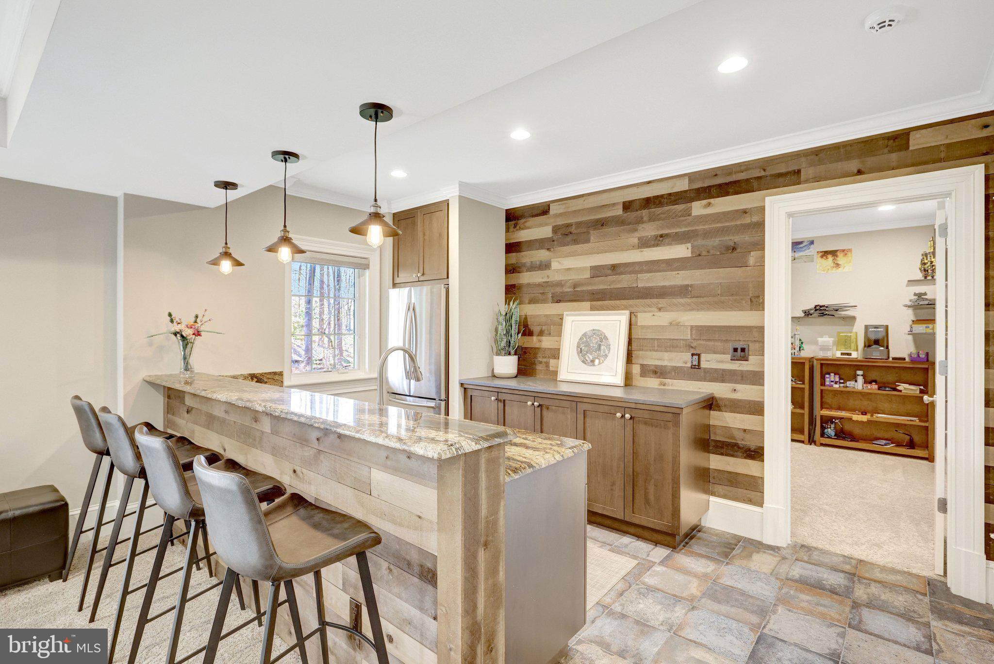 RIVER OAKS - Residential