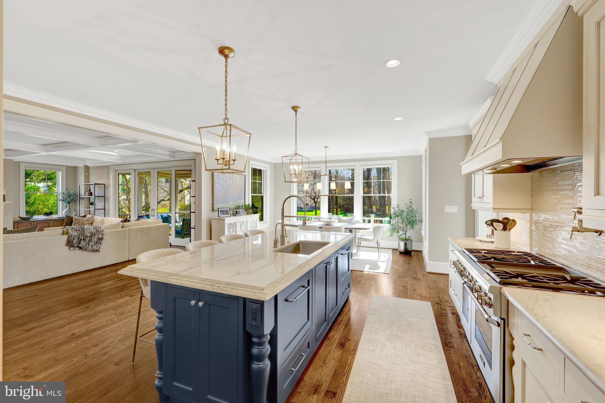 RIVER OAKS - Residential