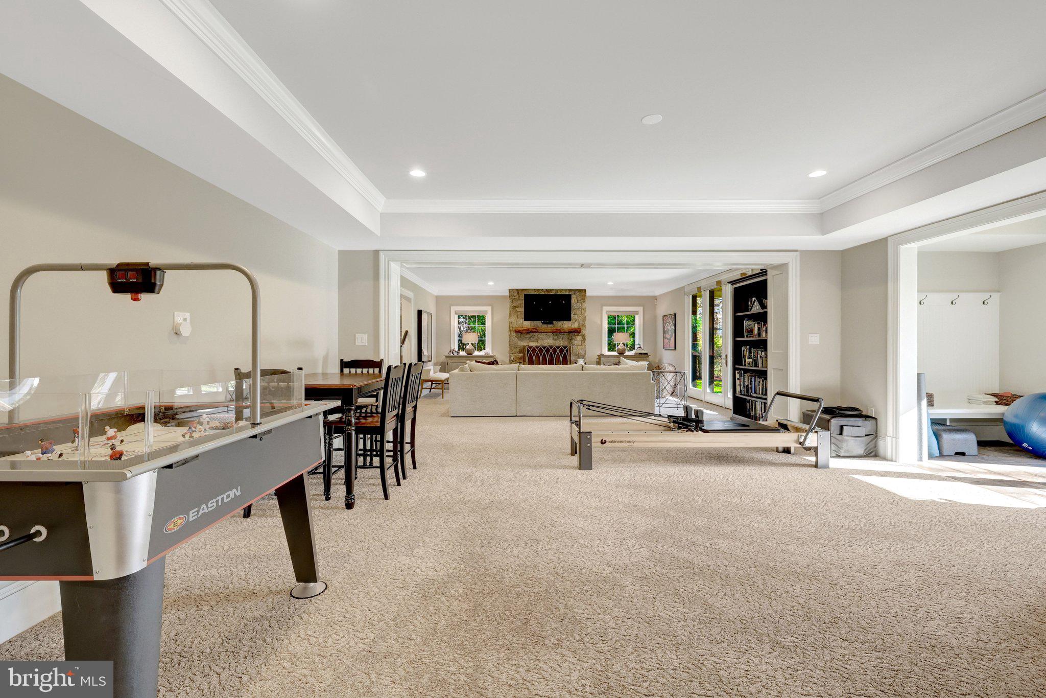 RIVER OAKS - Residential