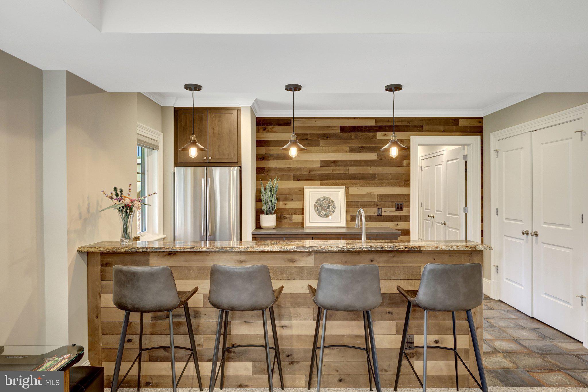 RIVER OAKS - Residential