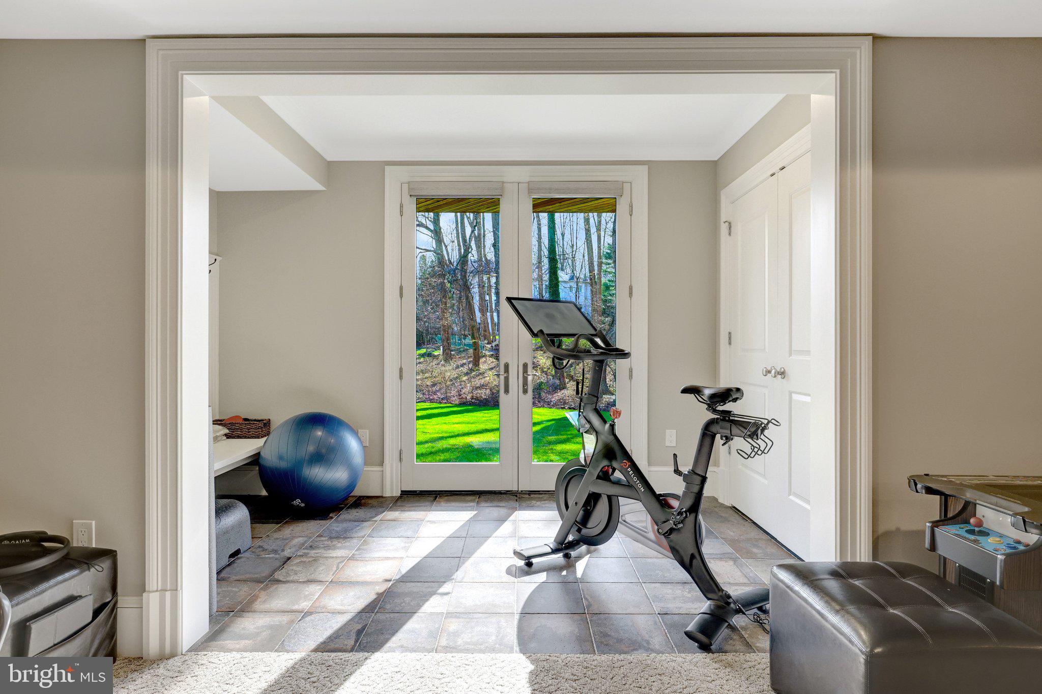 RIVER OAKS - Residential