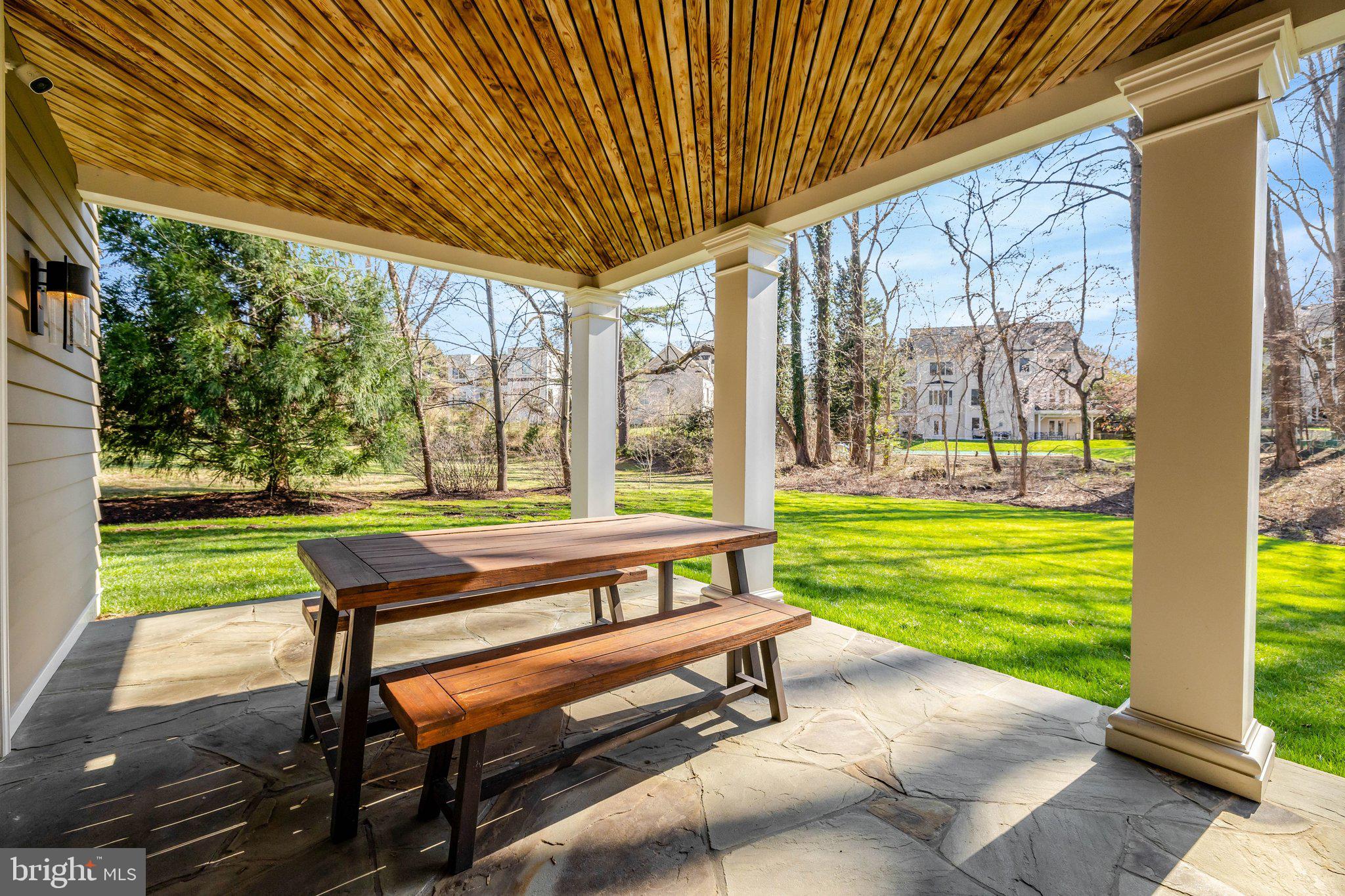 RIVER OAKS - Residential