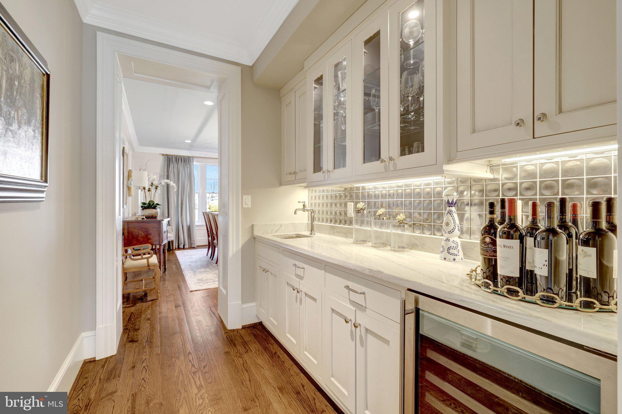 RIVER OAKS - Residential