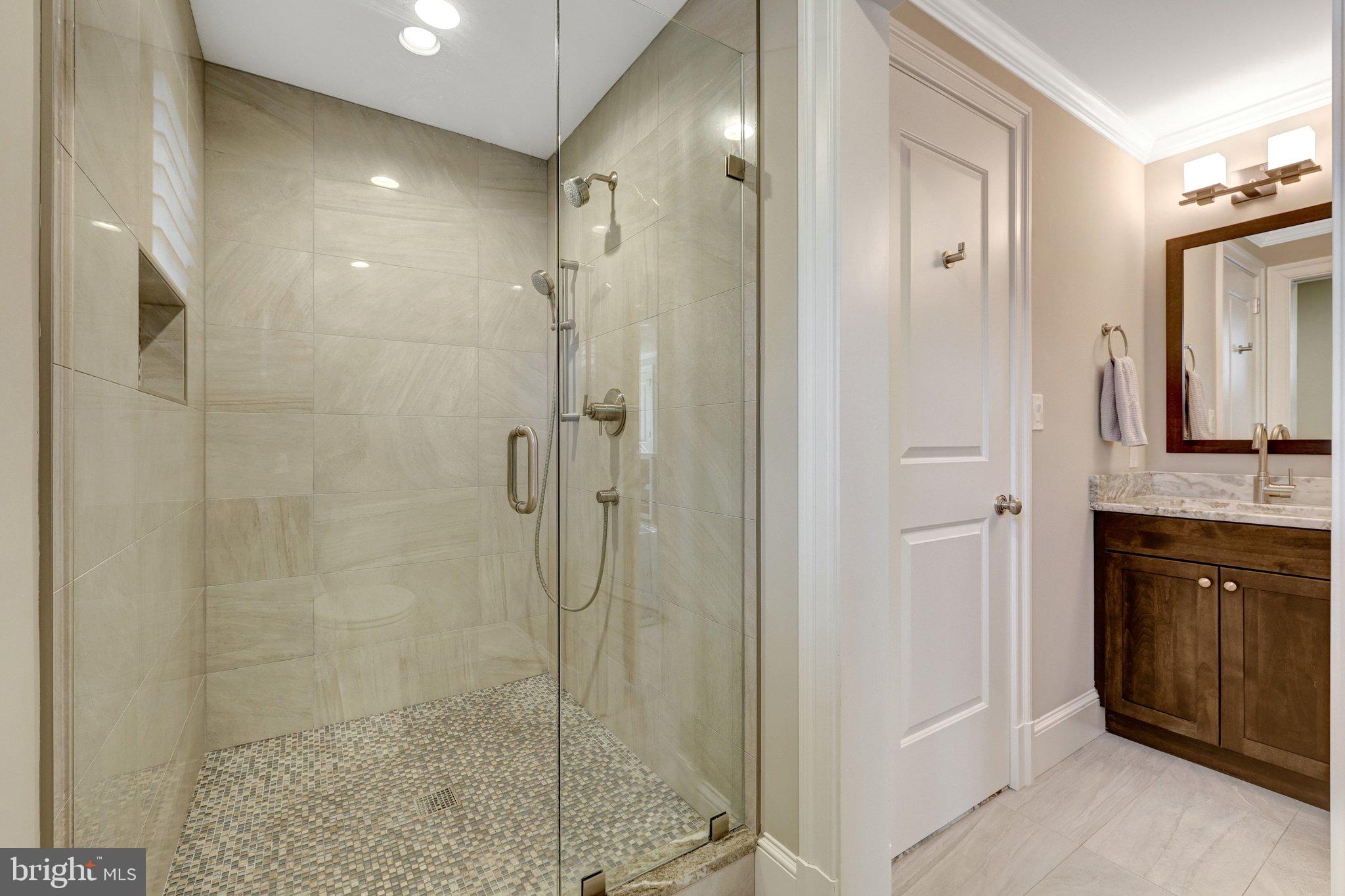 RIVER OAKS - Residential