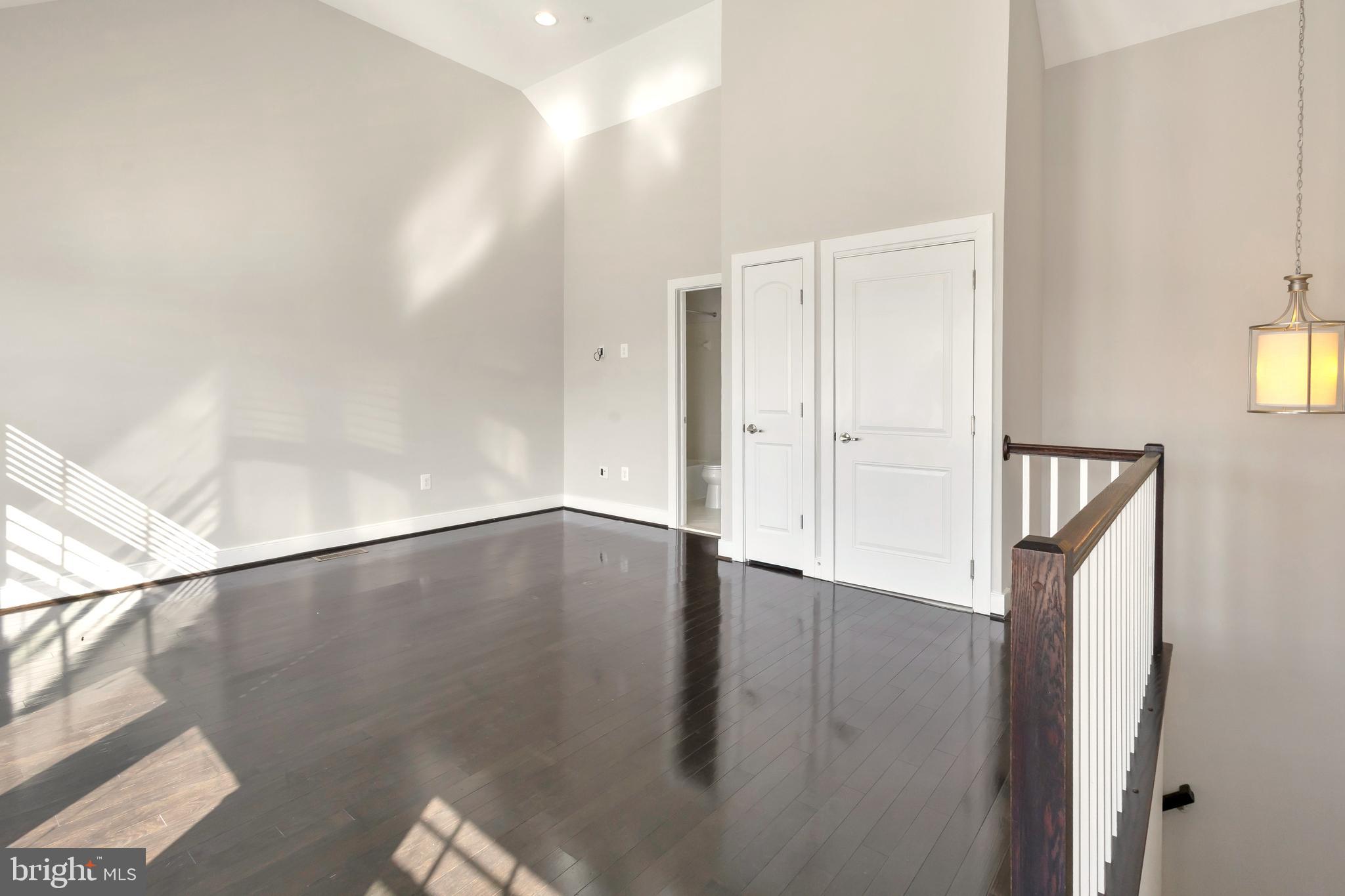 CROWN FARM - Residential