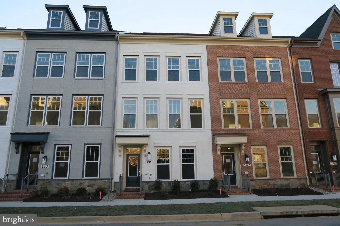 CROWN FARM - Residential