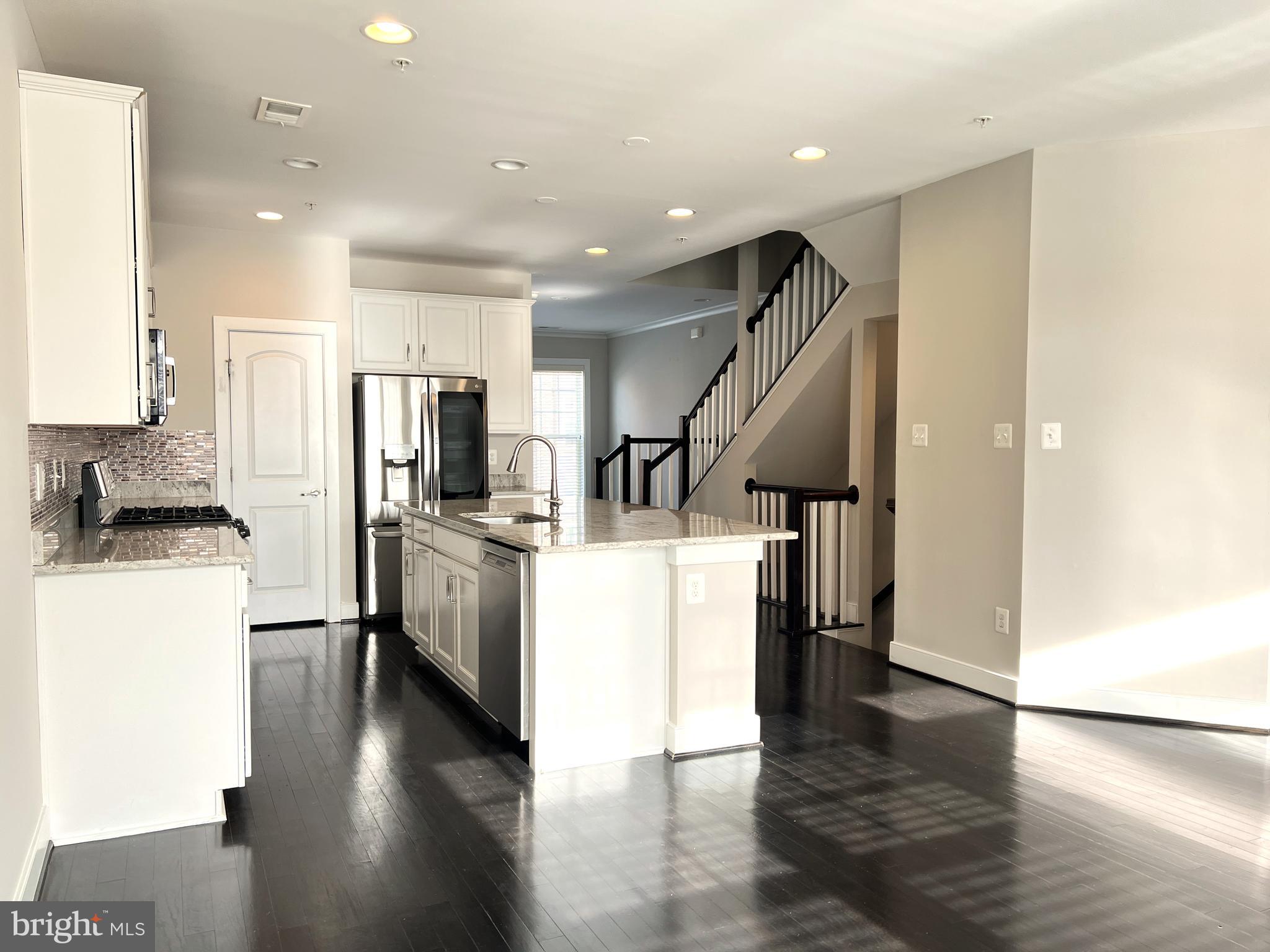 CROWN FARM - Residential