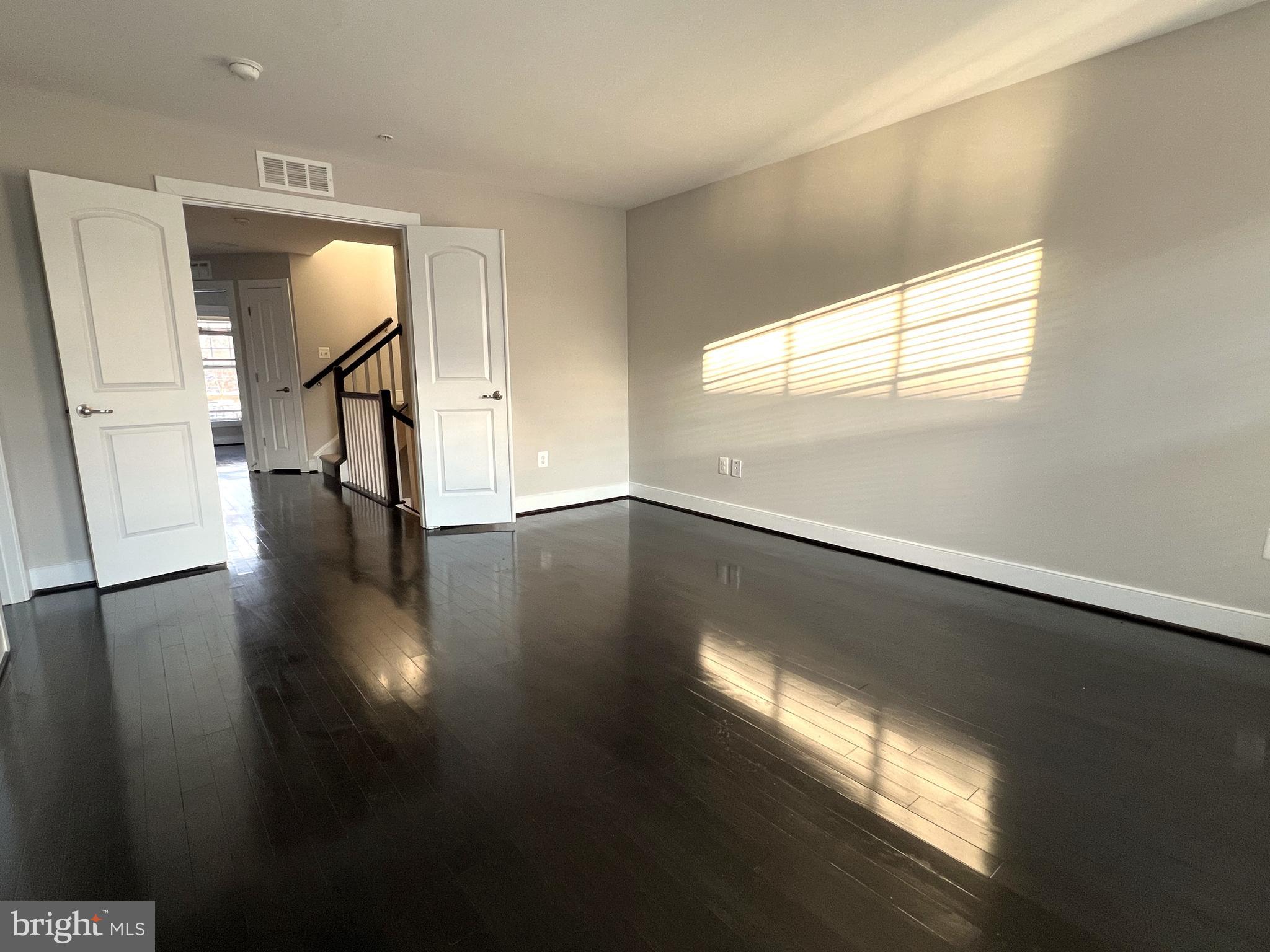 CROWN FARM - Residential