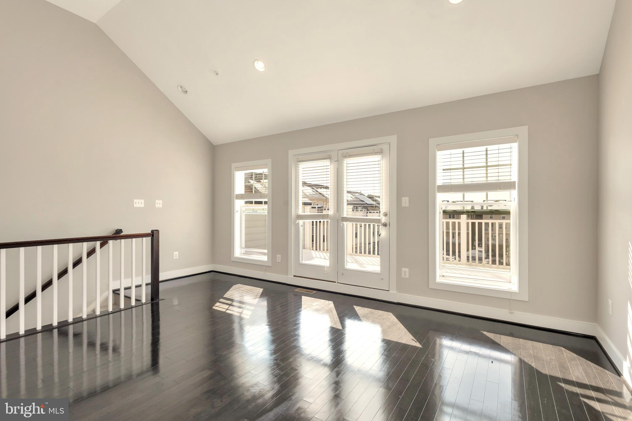 CROWN FARM - Residential