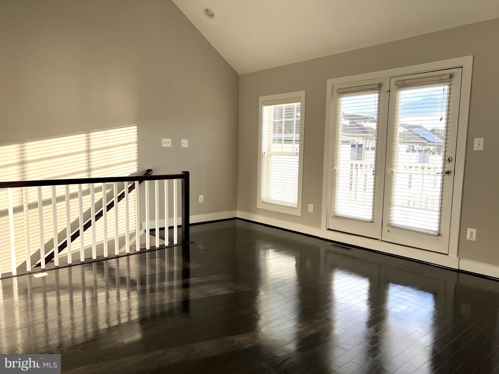 CROWN FARM - Residential