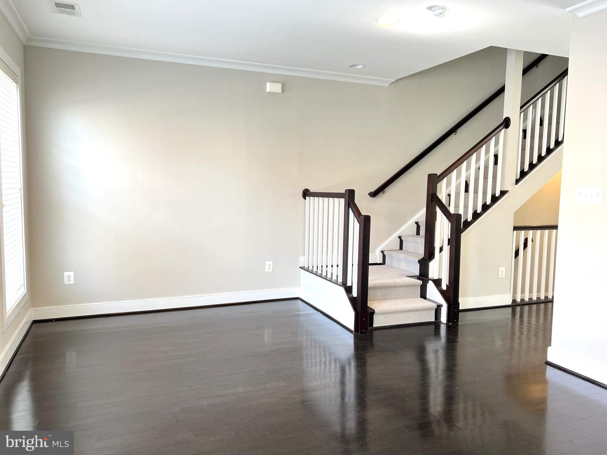 CROWN FARM - Residential