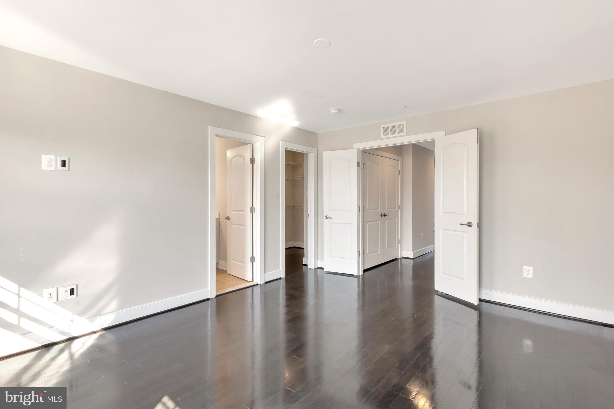 CROWN FARM - Residential