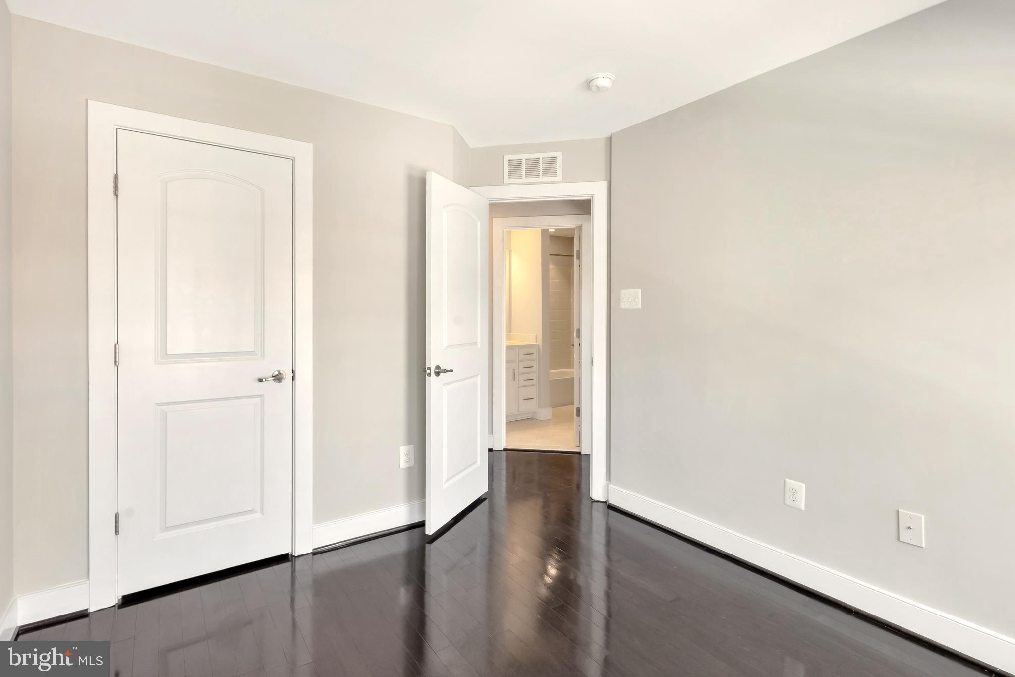 CROWN FARM - Residential