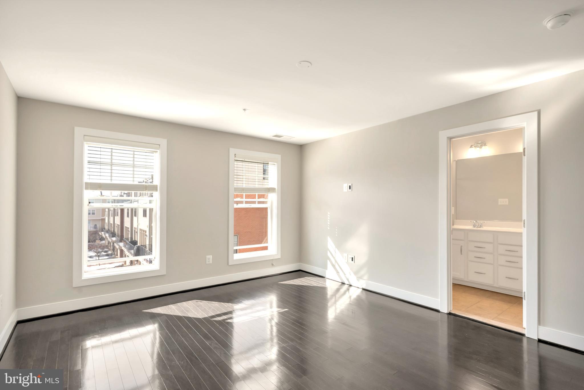 CROWN FARM - Residential