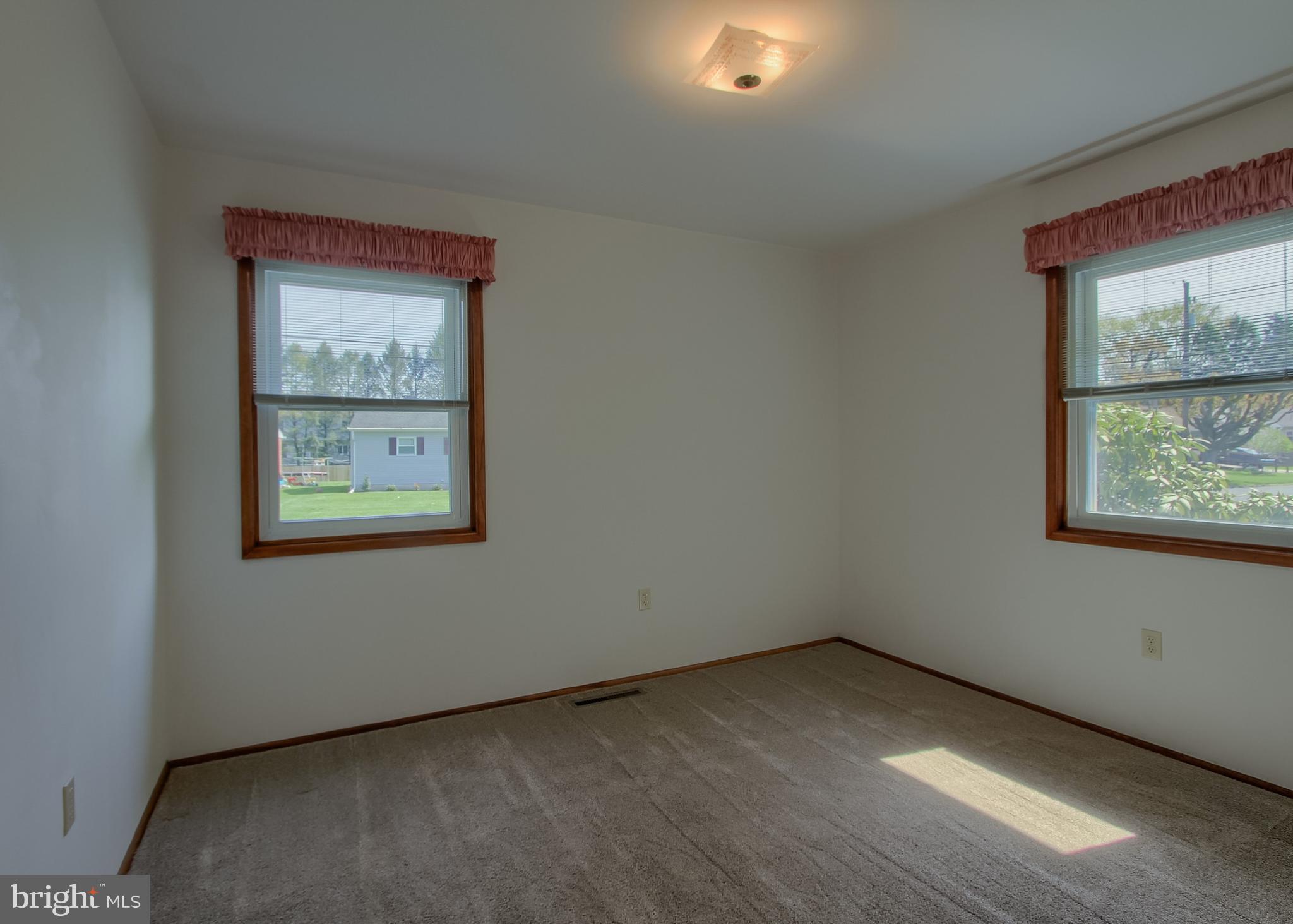 NOLL ACRES - Residential