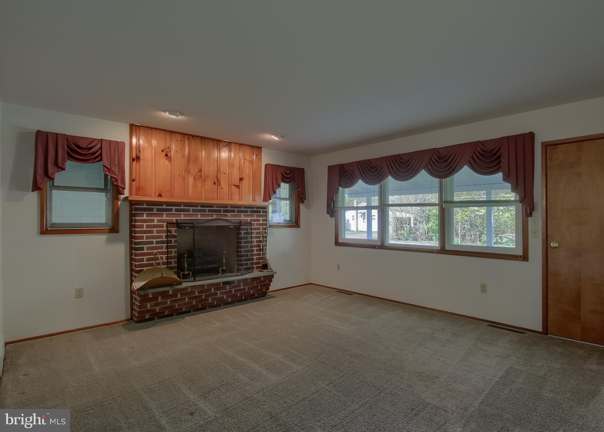 NOLL ACRES - Residential