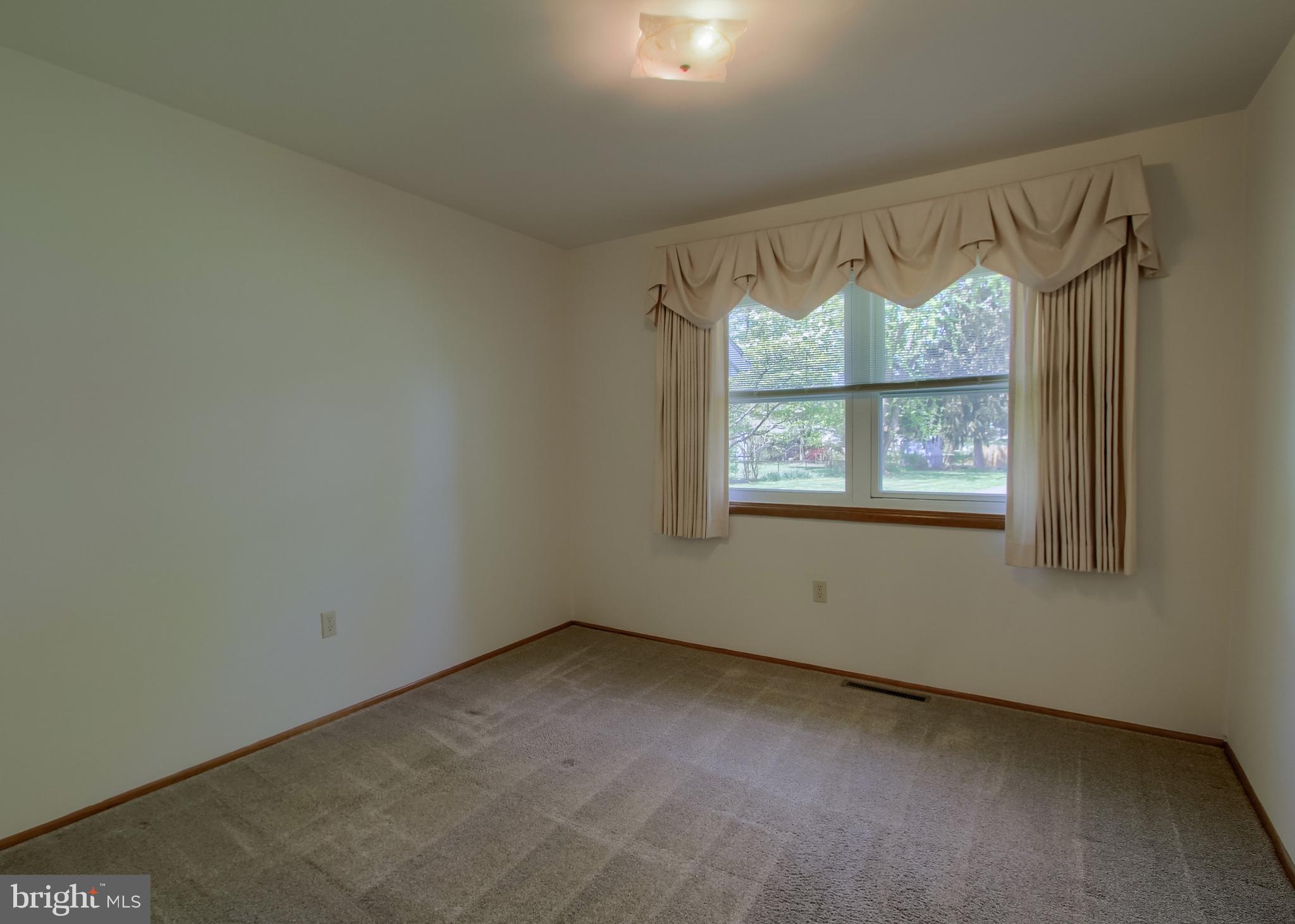 NOLL ACRES - Residential